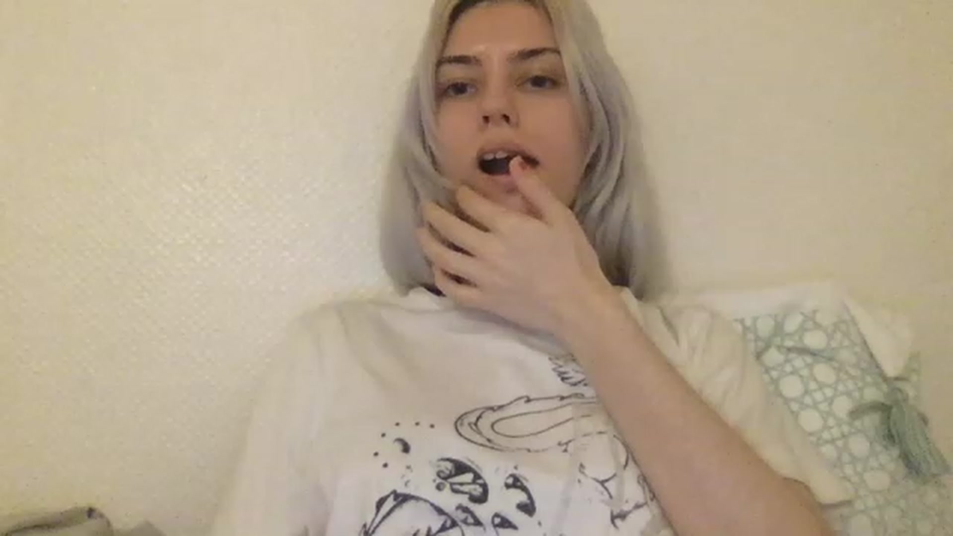 Gallery image thumbnail from LLuckyGirl's myfreecams stream on, 04/01/2023, 24:59 image 2 of 20