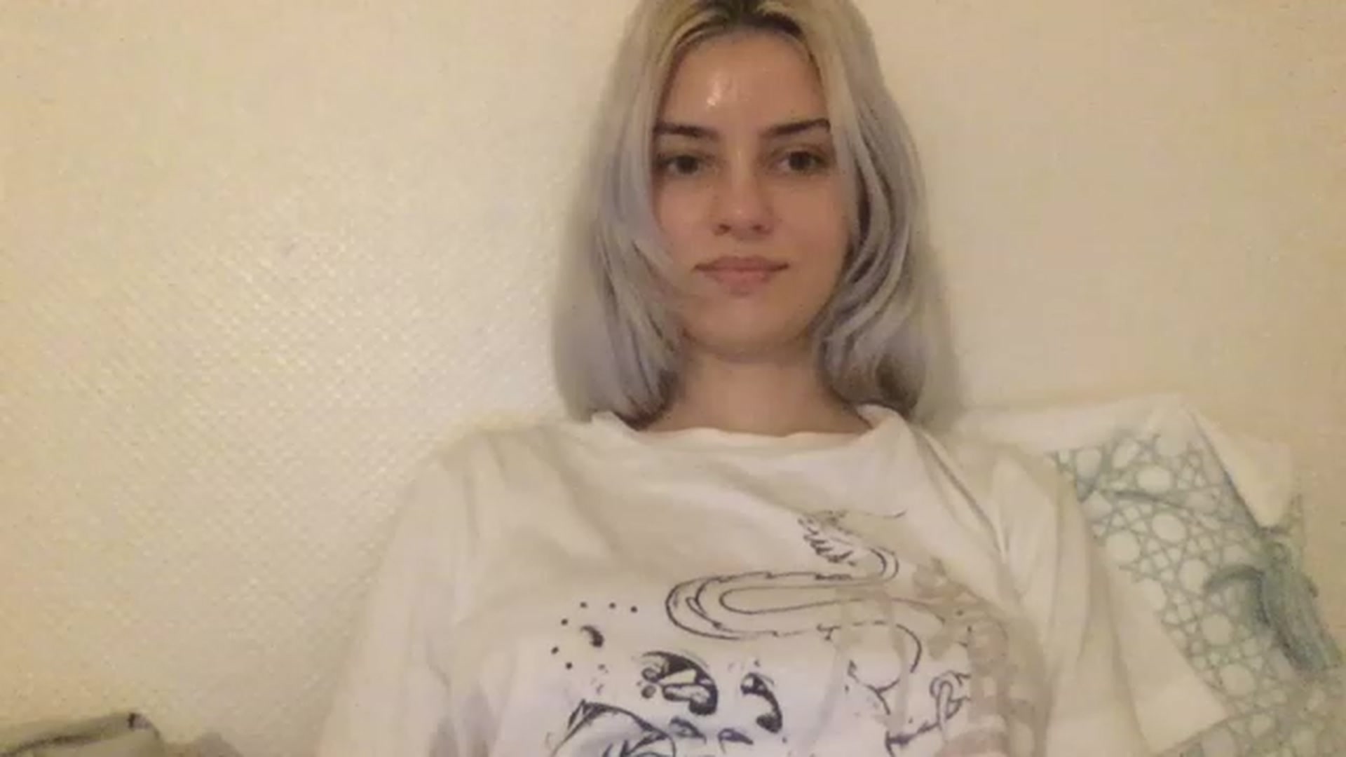 Gallery image thumbnail from LLuckyGirl's myfreecams stream on, 04/01/2023, 24:59 image 12 of 20