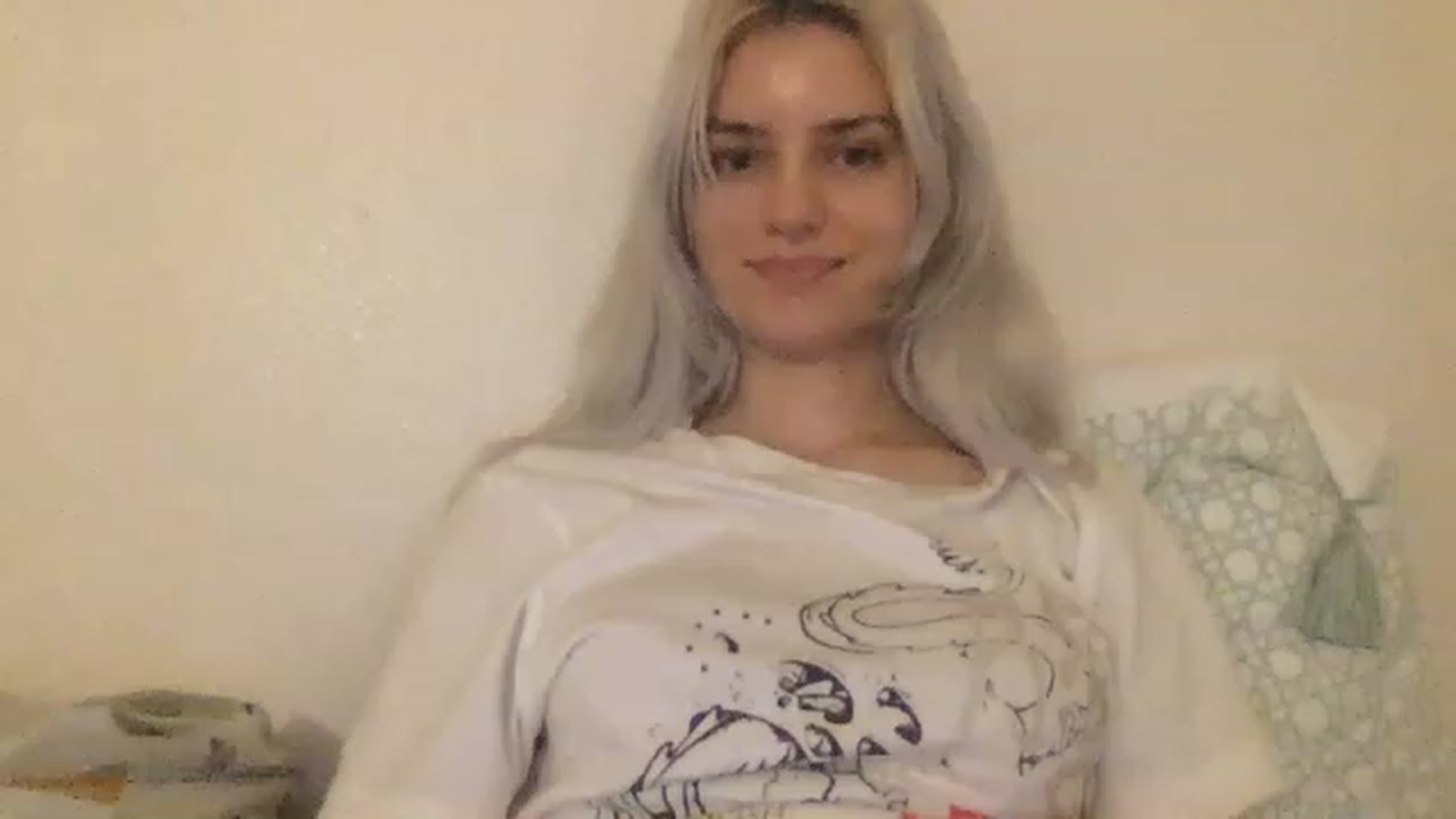 Gallery image thumbnail from LLuckyGirl's myfreecams stream on, 04/01/2023, 01:28 image 10 of 20