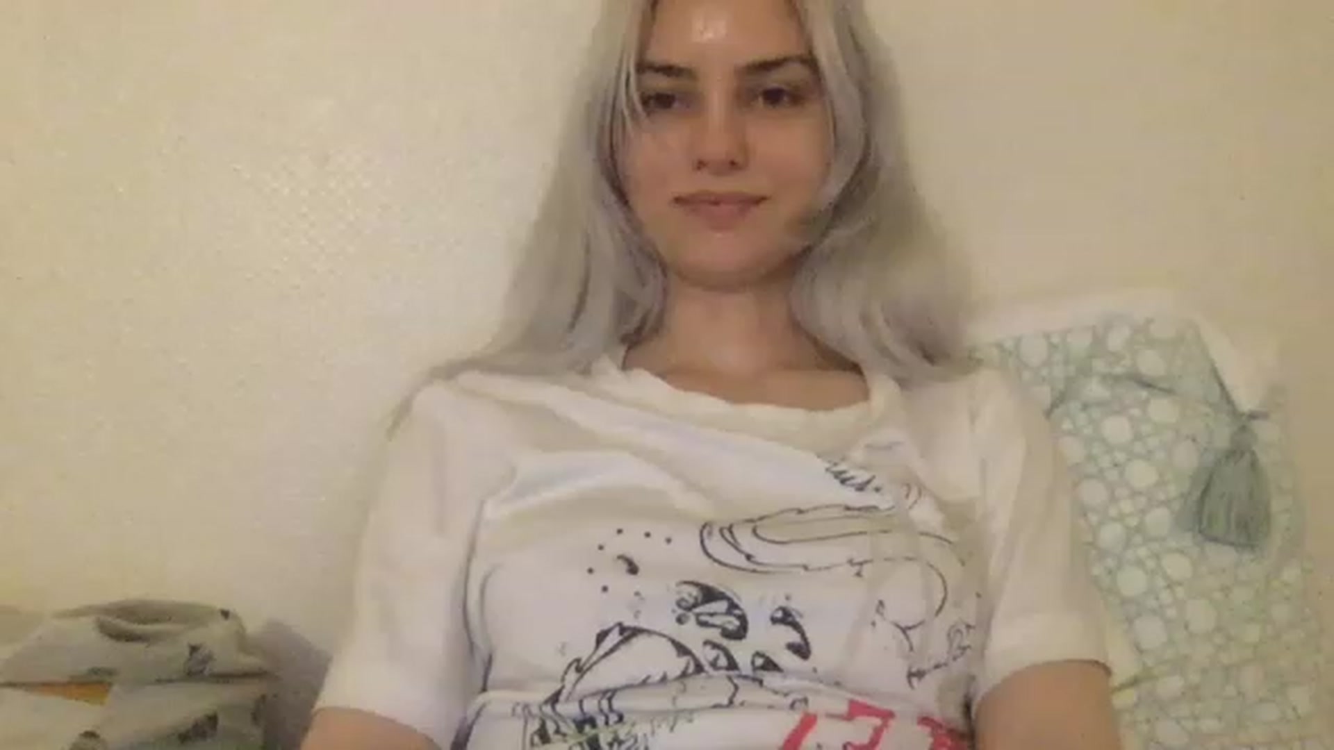 Gallery image thumbnail from LLuckyGirl's myfreecams stream on, 04/01/2023, 01:28 image 5 of 20