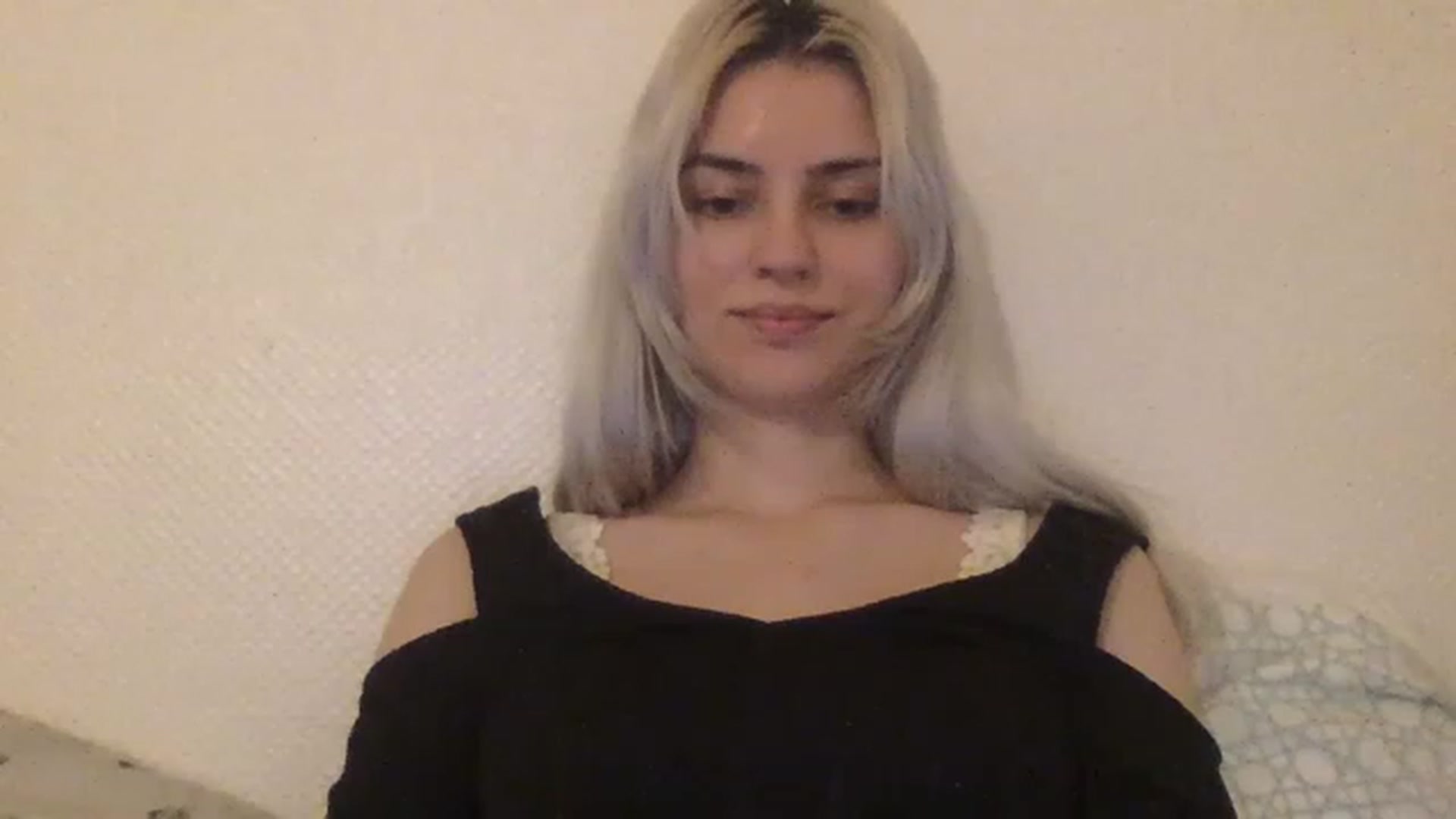 Gallery image thumbnail from LLuckyGirl's myfreecams stream on, 04/11/2023, 23:39 image 14 of 20