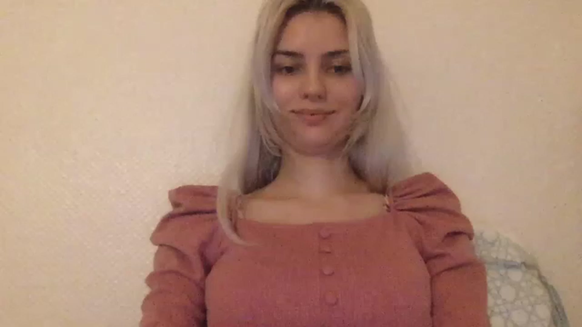 Gallery image thumbnail from LLuckyGirl's myfreecams stream on, 04/12/2023, 23:12 image 12 of 20