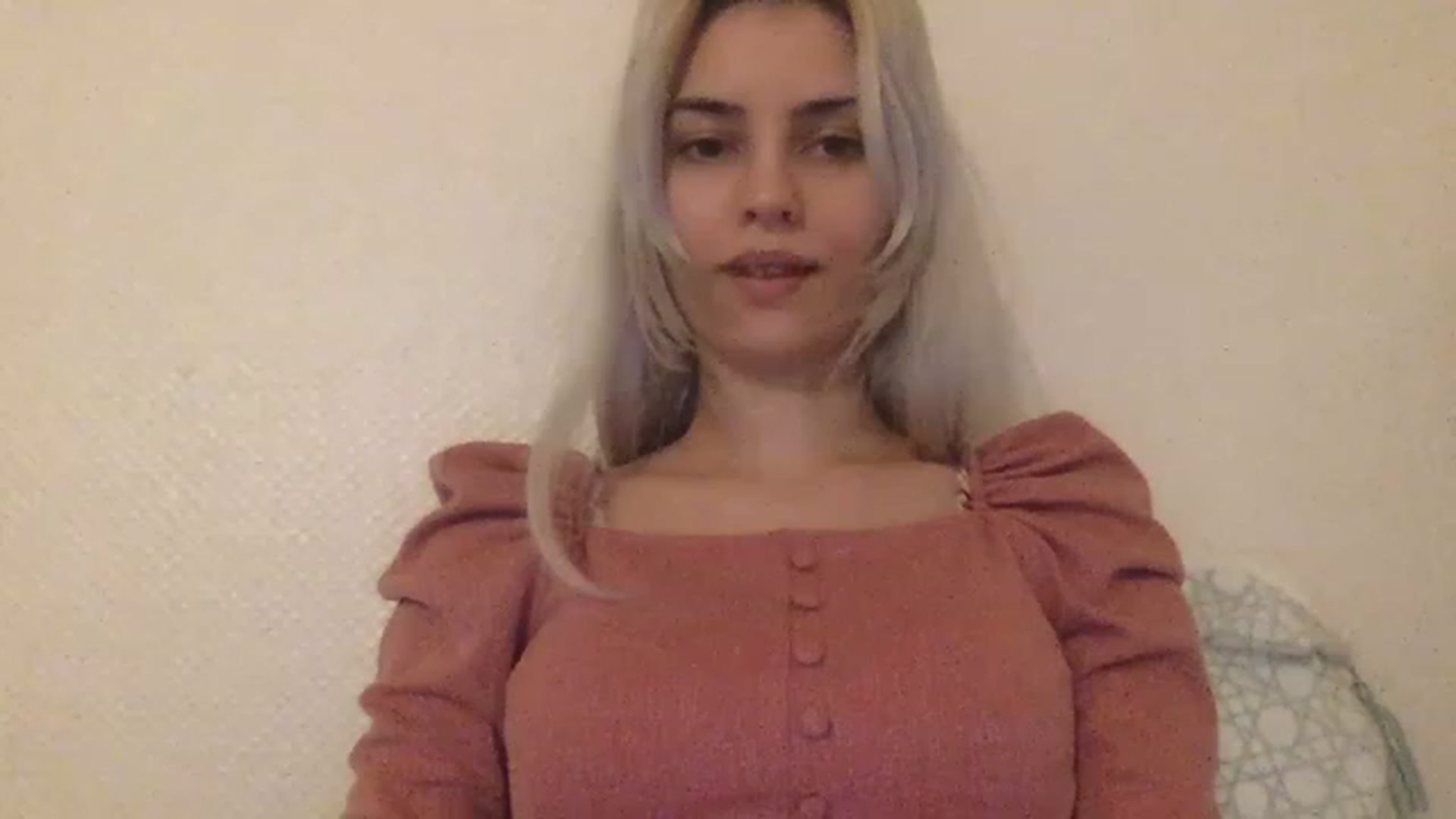 Gallery image thumbnail from LLuckyGirl's myfreecams stream on, 04/12/2023, 23:12 image 10 of 20