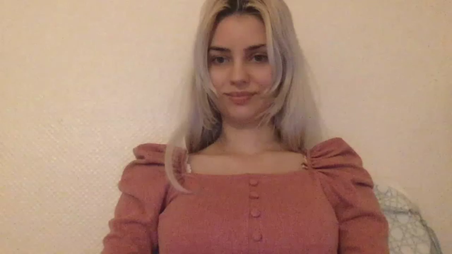 Gallery image thumbnail from LLuckyGirl's myfreecams stream on, 04/12/2023, 23:12 image 4 of 20