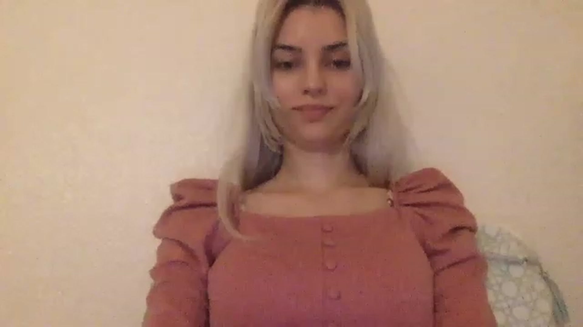 Gallery image thumbnail from LLuckyGirl's myfreecams stream on, 04/12/2023, 23:12 image 13 of 20