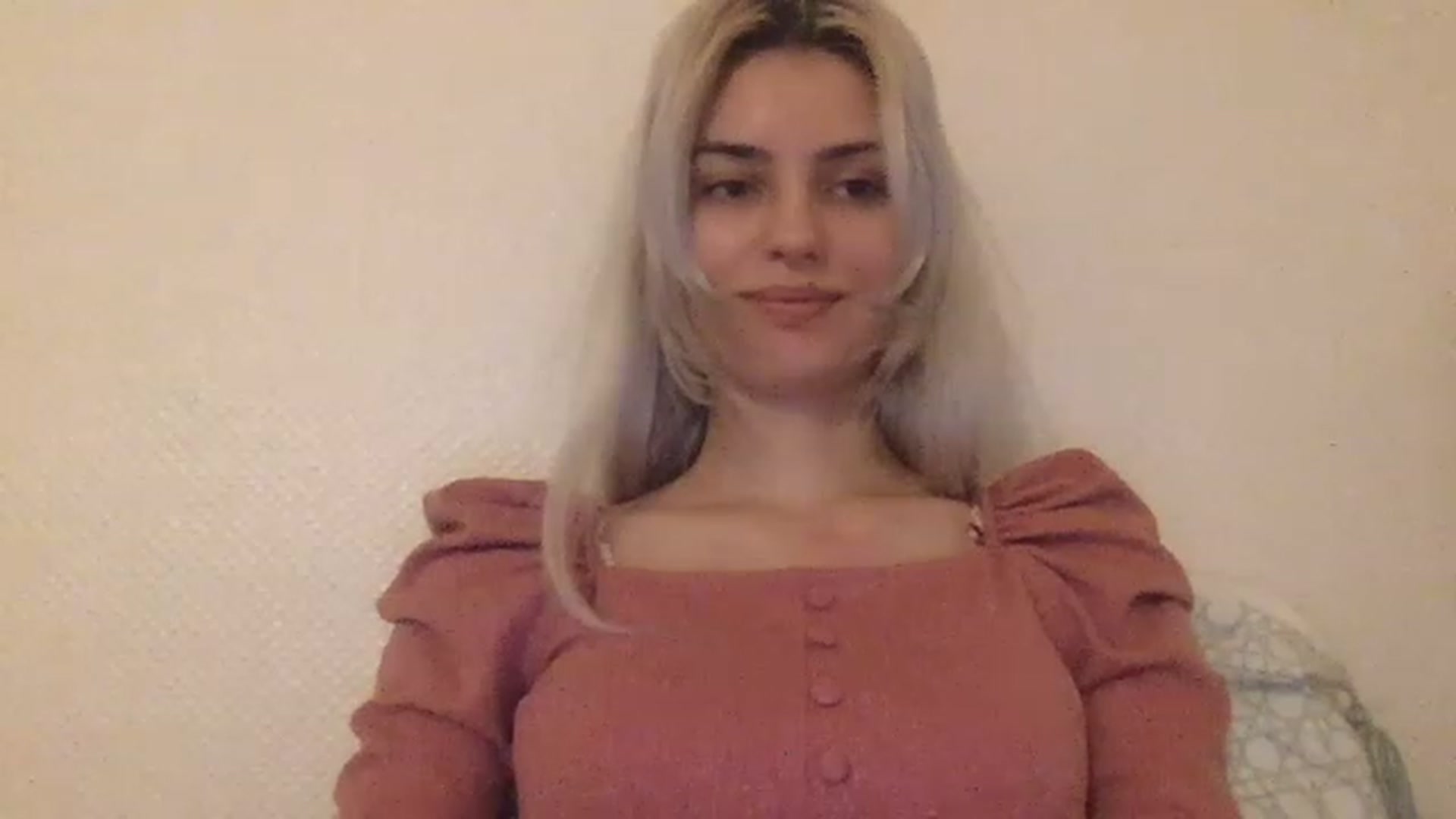 Gallery image thumbnail from LLuckyGirl's myfreecams stream on, 04/12/2023, 23:12 image 17 of 20
