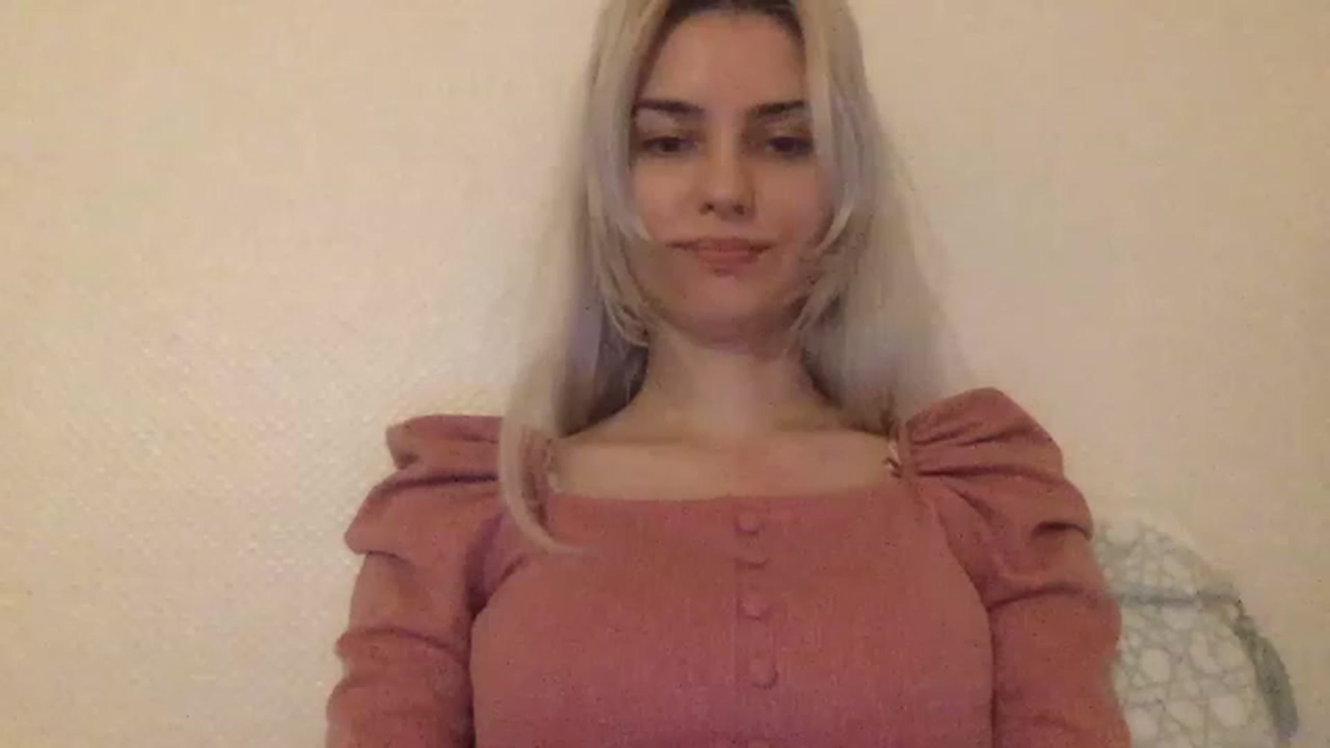 Gallery image thumbnail from LLuckyGirl's myfreecams stream on, 04/12/2023, 23:12 image 16 of 20