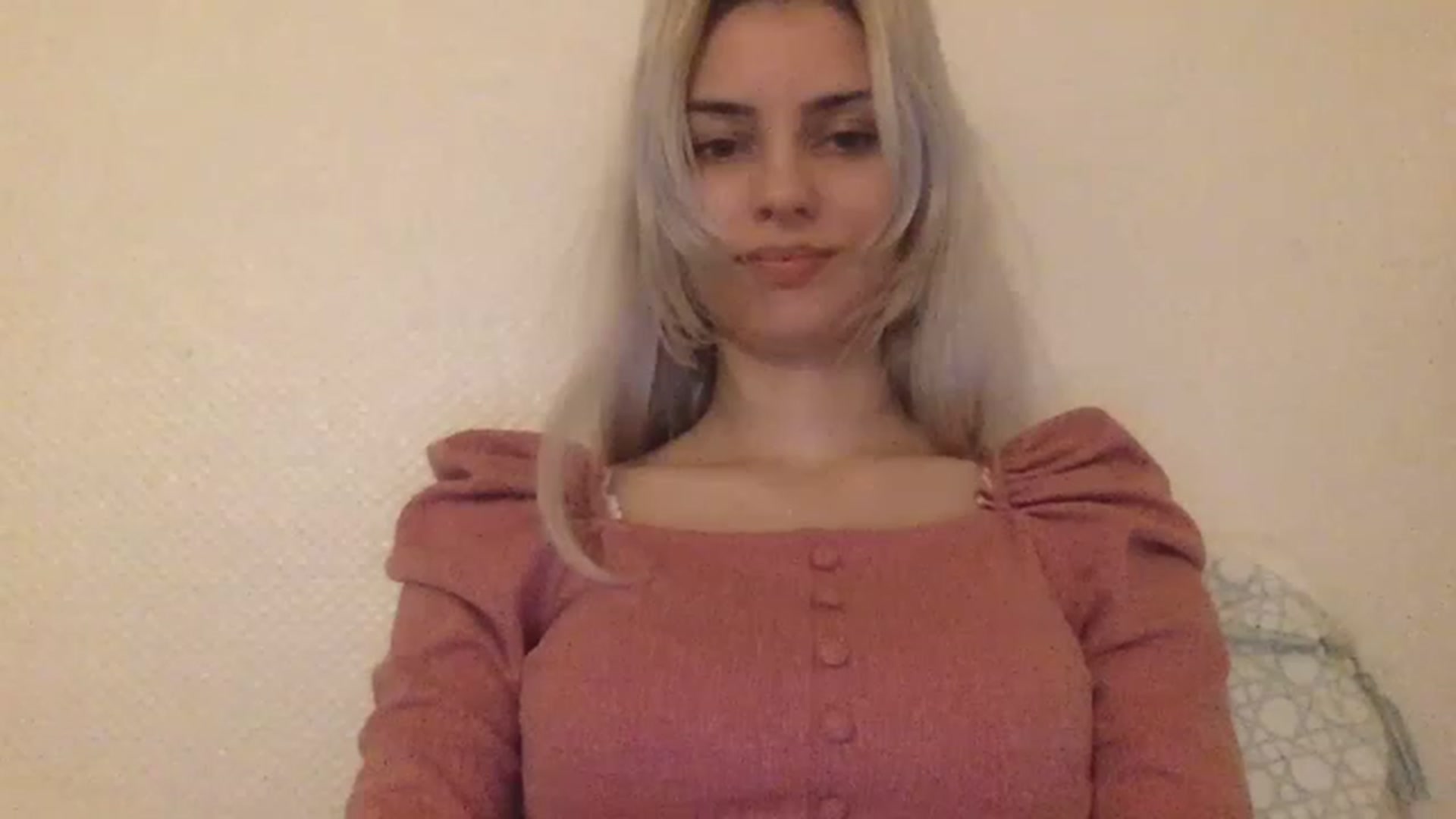 Gallery image thumbnail from LLuckyGirl's myfreecams stream on, 04/12/2023, 23:12 image 6 of 20
