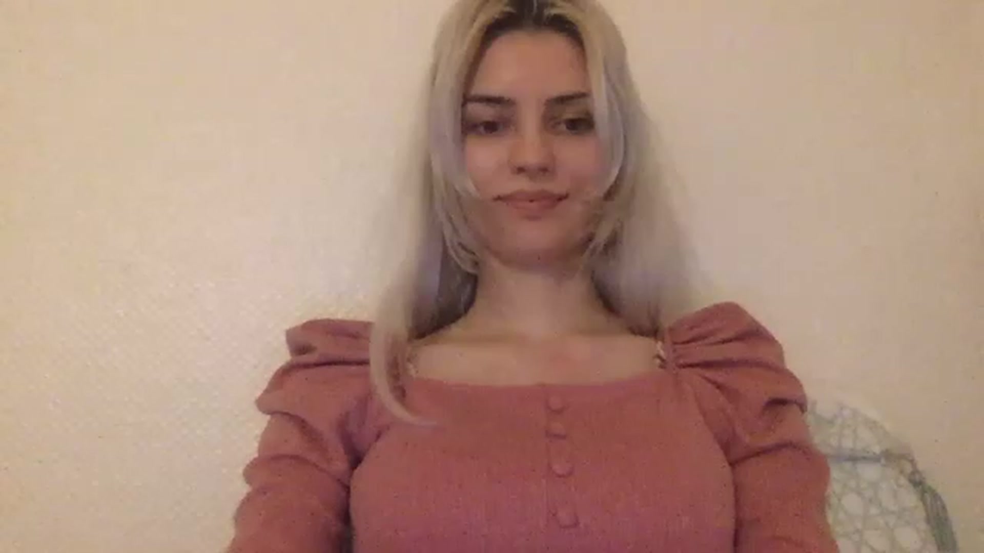Gallery image thumbnail from LLuckyGirl's myfreecams stream on, 04/12/2023, 23:12 image 18 of 20