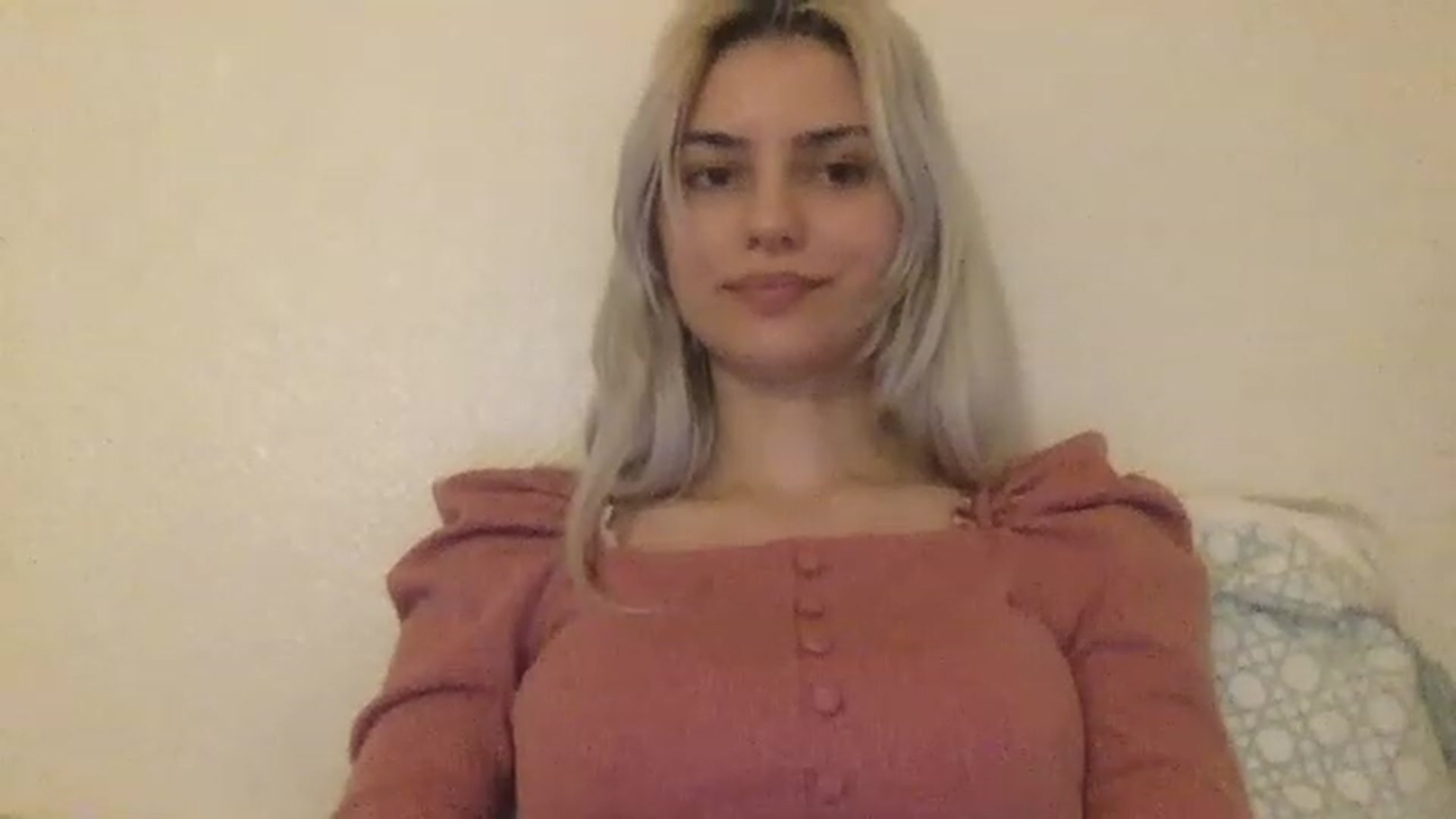 Gallery image thumbnail from LLuckyGirl's myfreecams stream on, 04/13/2023, 24:33 image 19 of 20