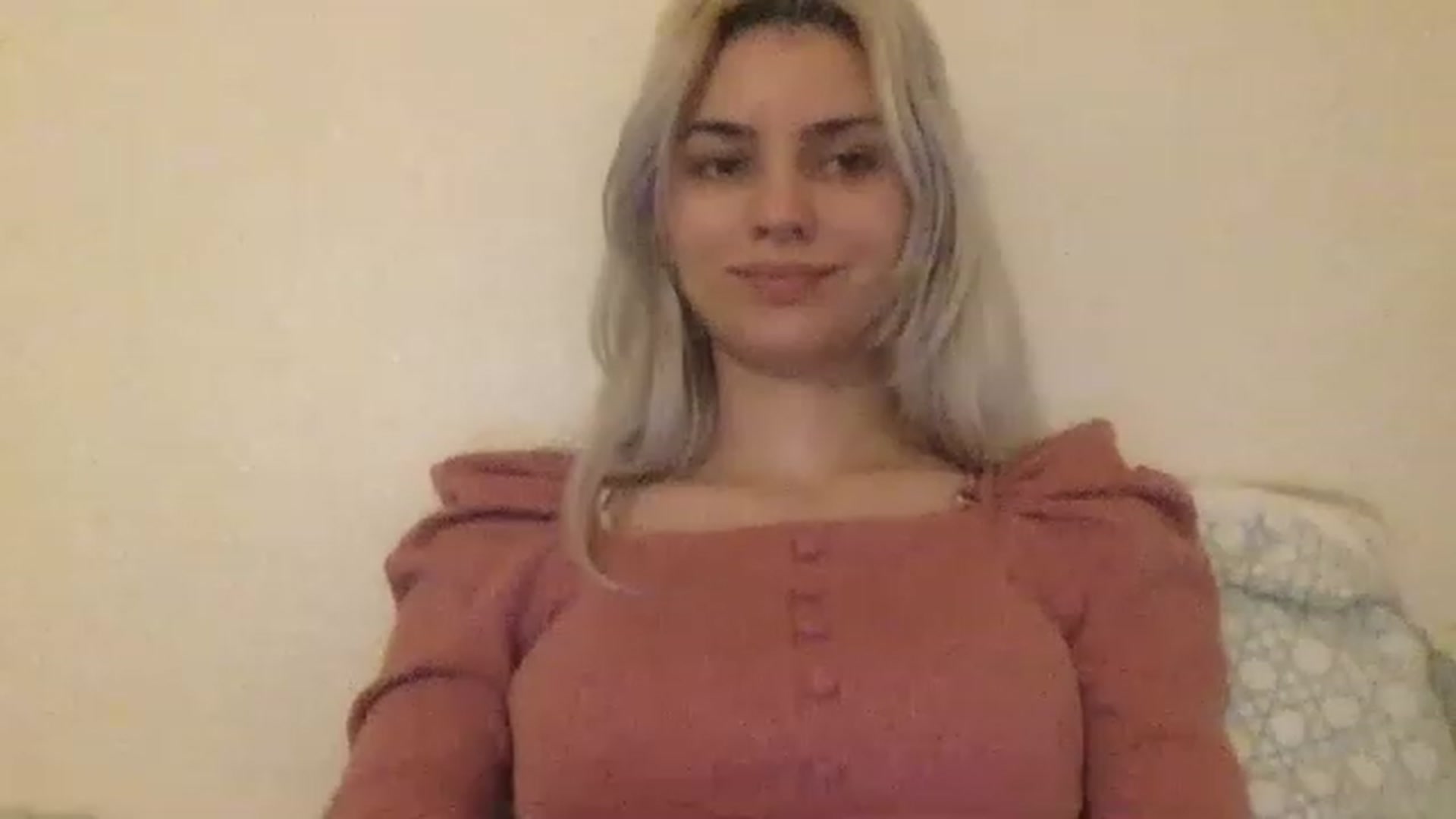Gallery image thumbnail from LLuckyGirl's myfreecams stream on, 04/13/2023, 24:33 image 14 of 20