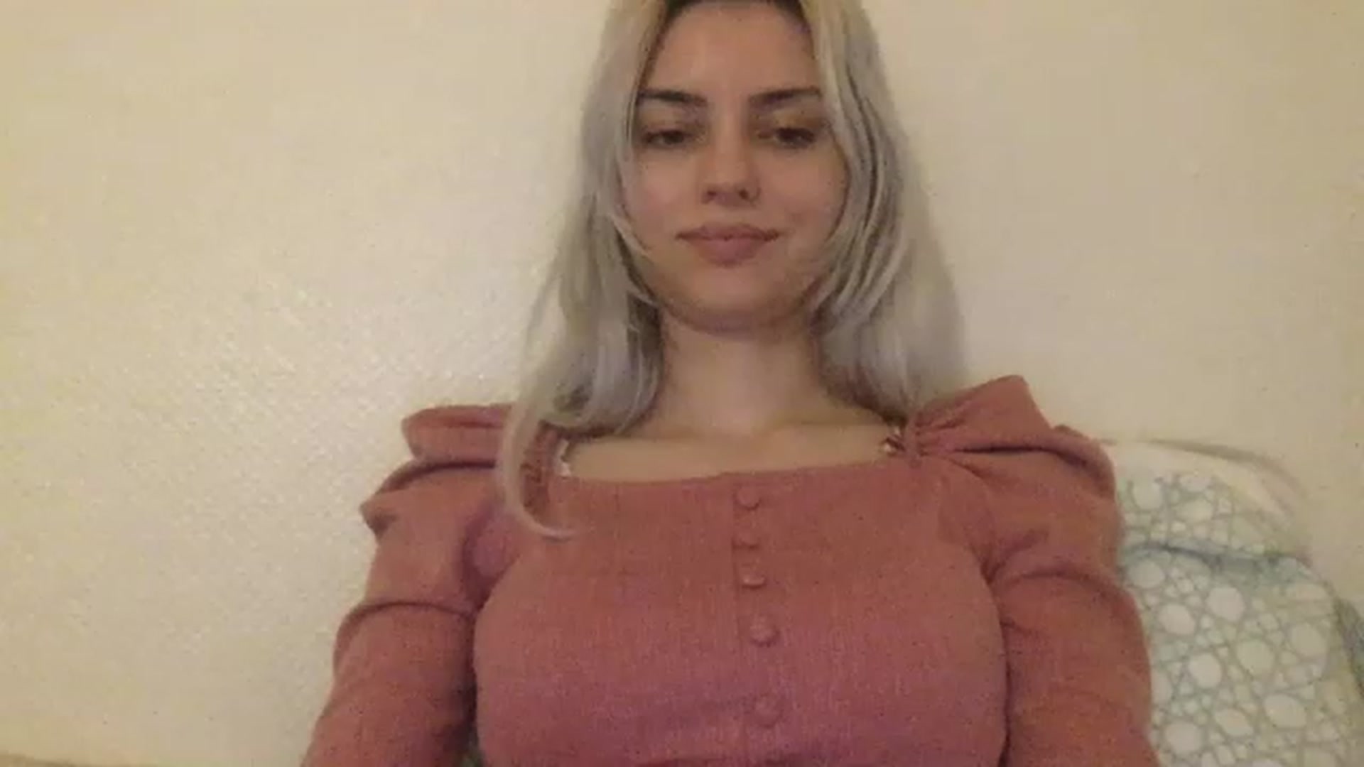 Gallery image thumbnail from LLuckyGirl's myfreecams stream on, 04/13/2023, 24:33 image 6 of 20