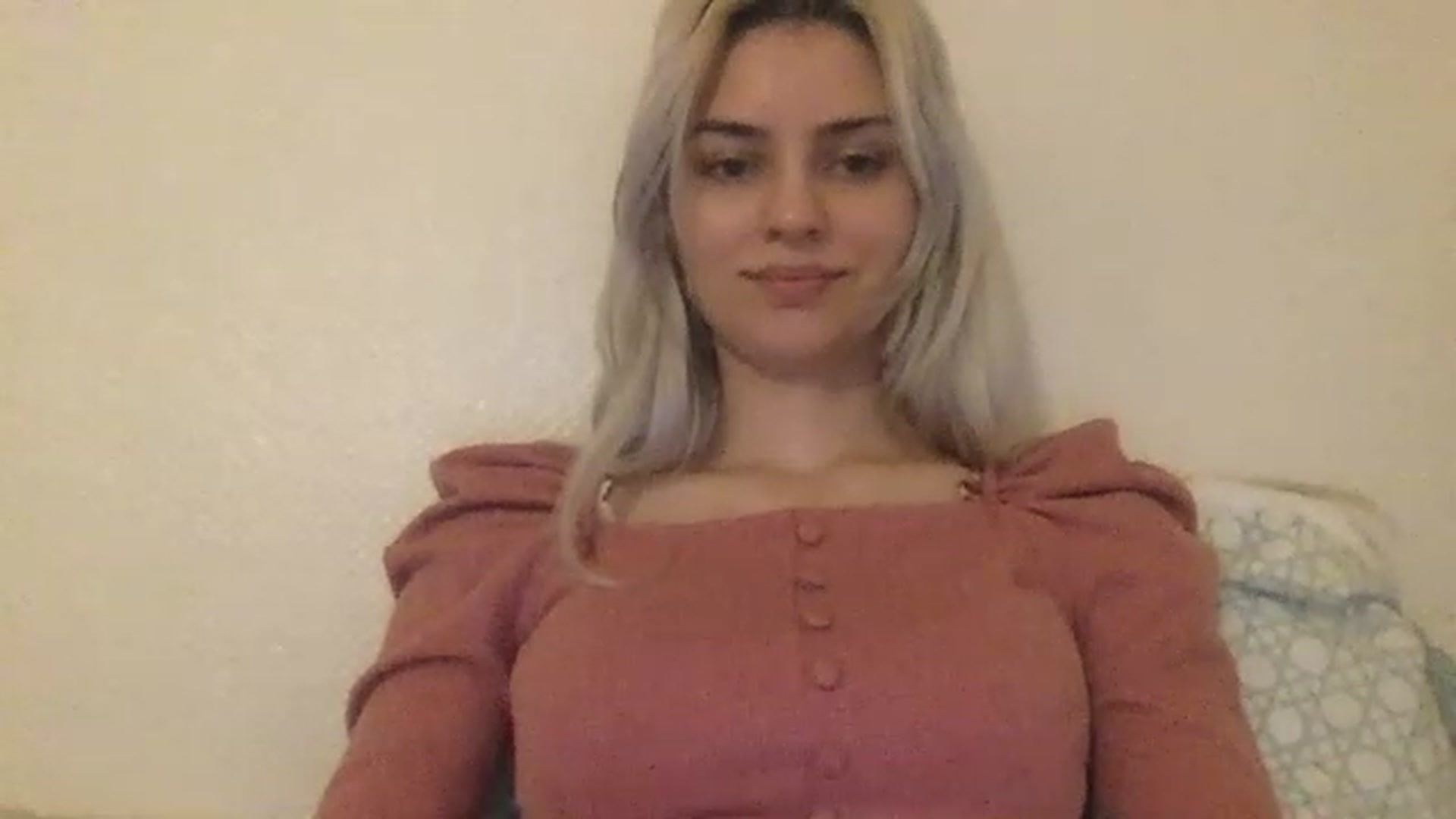 Gallery image thumbnail from LLuckyGirl's myfreecams stream on, 04/13/2023, 24:33 image 18 of 20