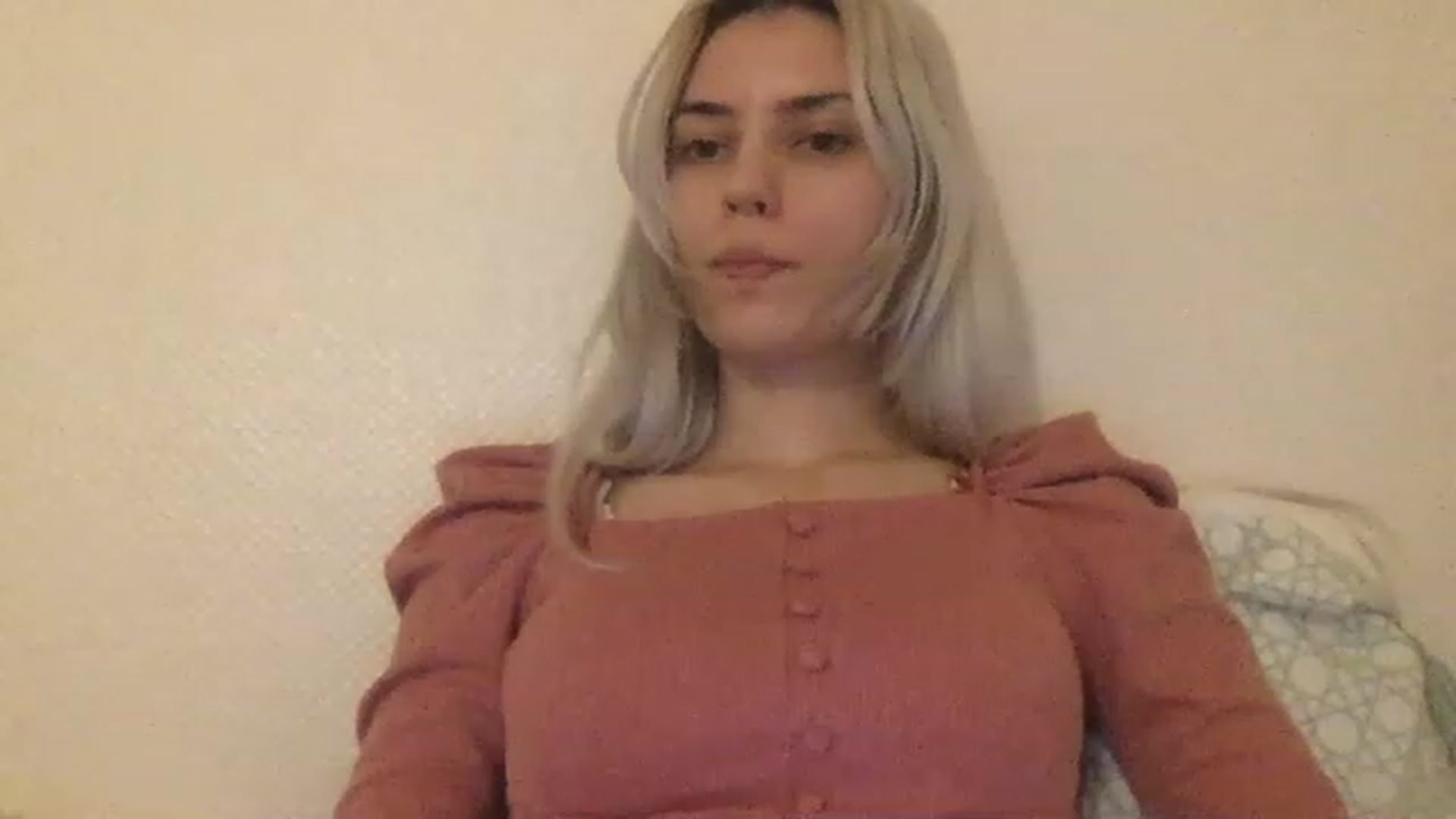 Gallery image thumbnail from LLuckyGirl's myfreecams stream on, 04/13/2023, 24:33 image 10 of 20