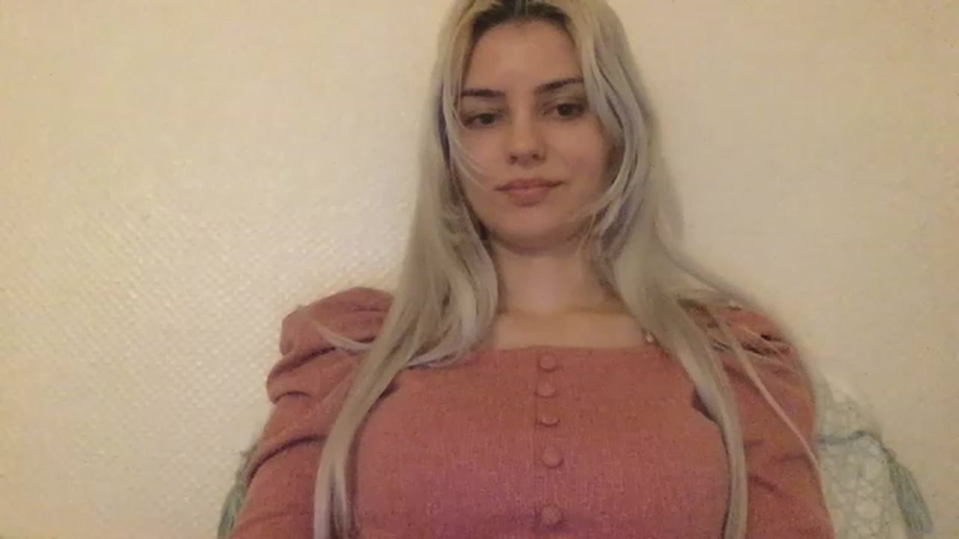 Gallery image thumbnail from LLuckyGirl's myfreecams stream on, 04/13/2023, 01:49 image 16 of 20