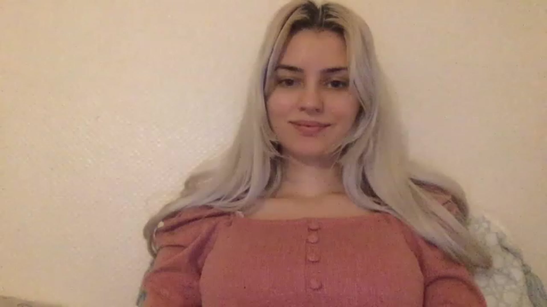 Gallery image thumbnail from LLuckyGirl's myfreecams stream on, 04/13/2023, 01:49 image 3 of 20