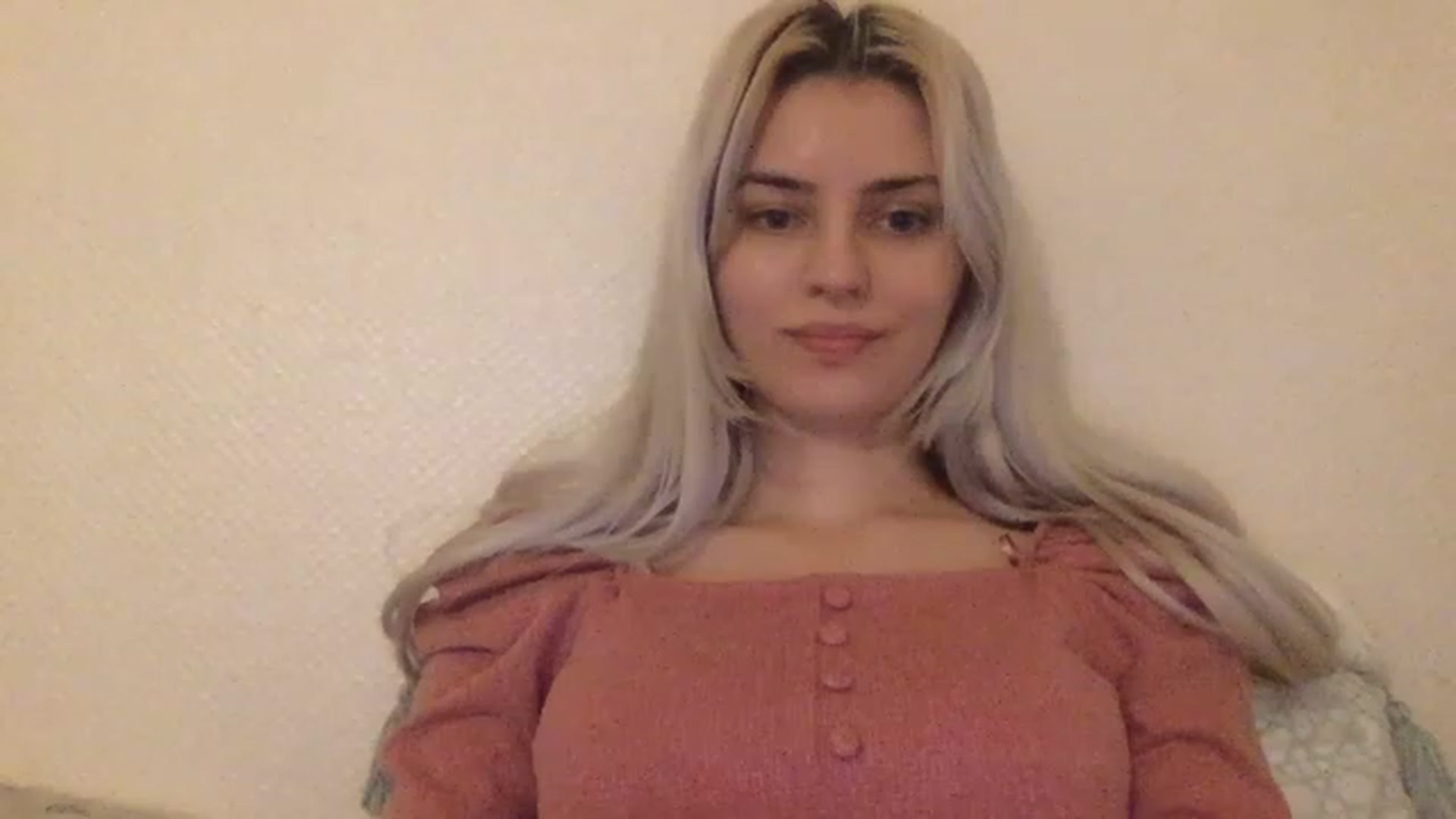 Gallery image thumbnail from LLuckyGirl's myfreecams stream on, 04/13/2023, 01:49 image 5 of 20