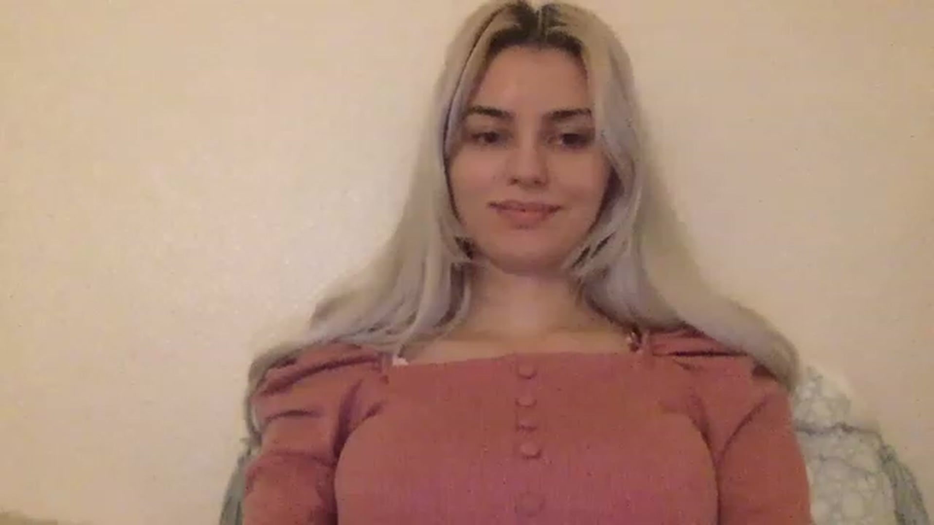 Gallery image thumbnail from LLuckyGirl's myfreecams stream on, 04/13/2023, 01:49 image 2 of 20