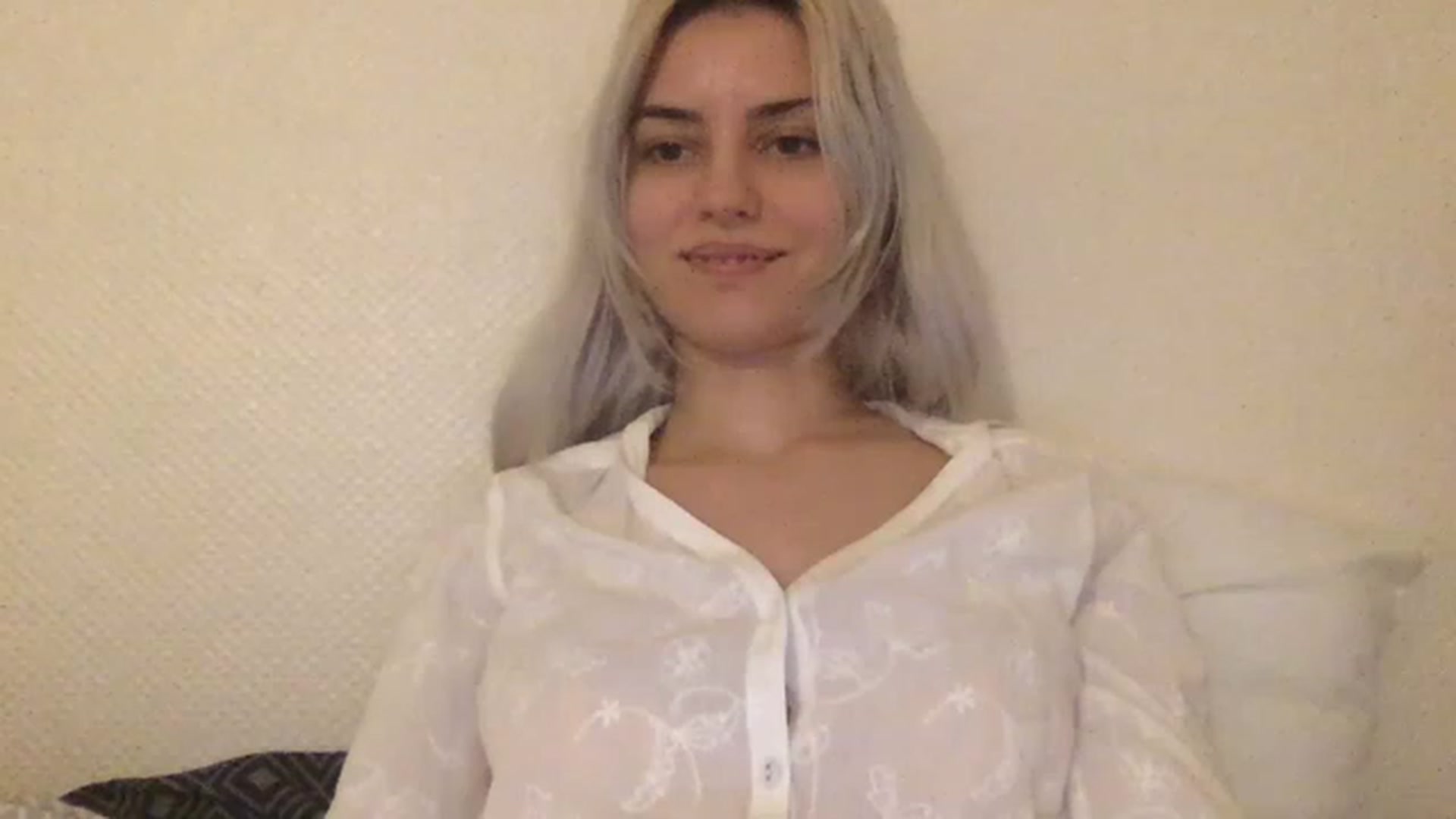 Gallery image thumbnail from LLuckyGirl's myfreecams stream on, 04/14/2023, 24:02 image 10 of 20