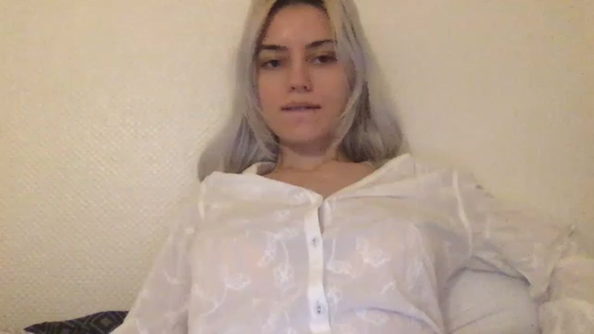 Gallery image thumbnail from LLuckyGirl's myfreecams stream on, 04/14/2023, 24:02 image 9 of 20