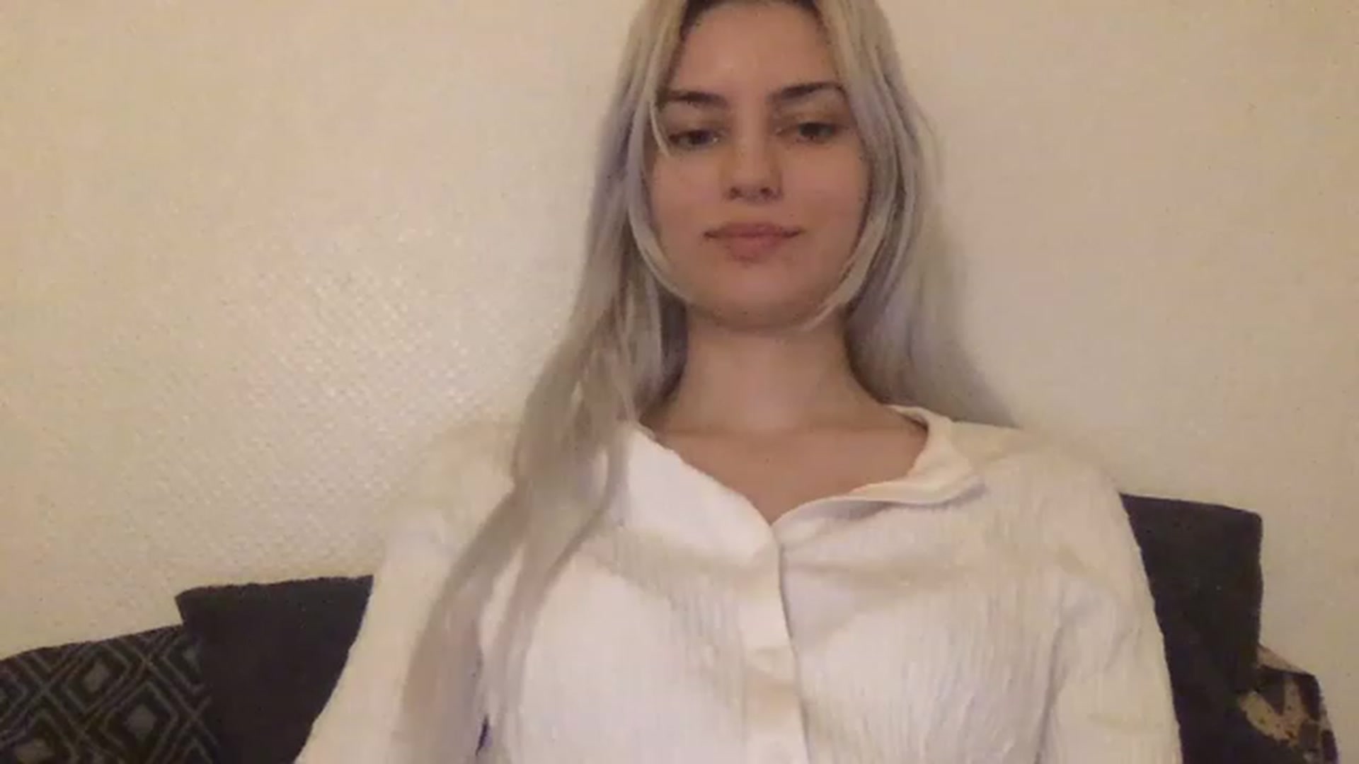 Gallery image thumbnail from LLuckyGirl's myfreecams stream on, 04/16/2023, 02:20 image 1 of 20