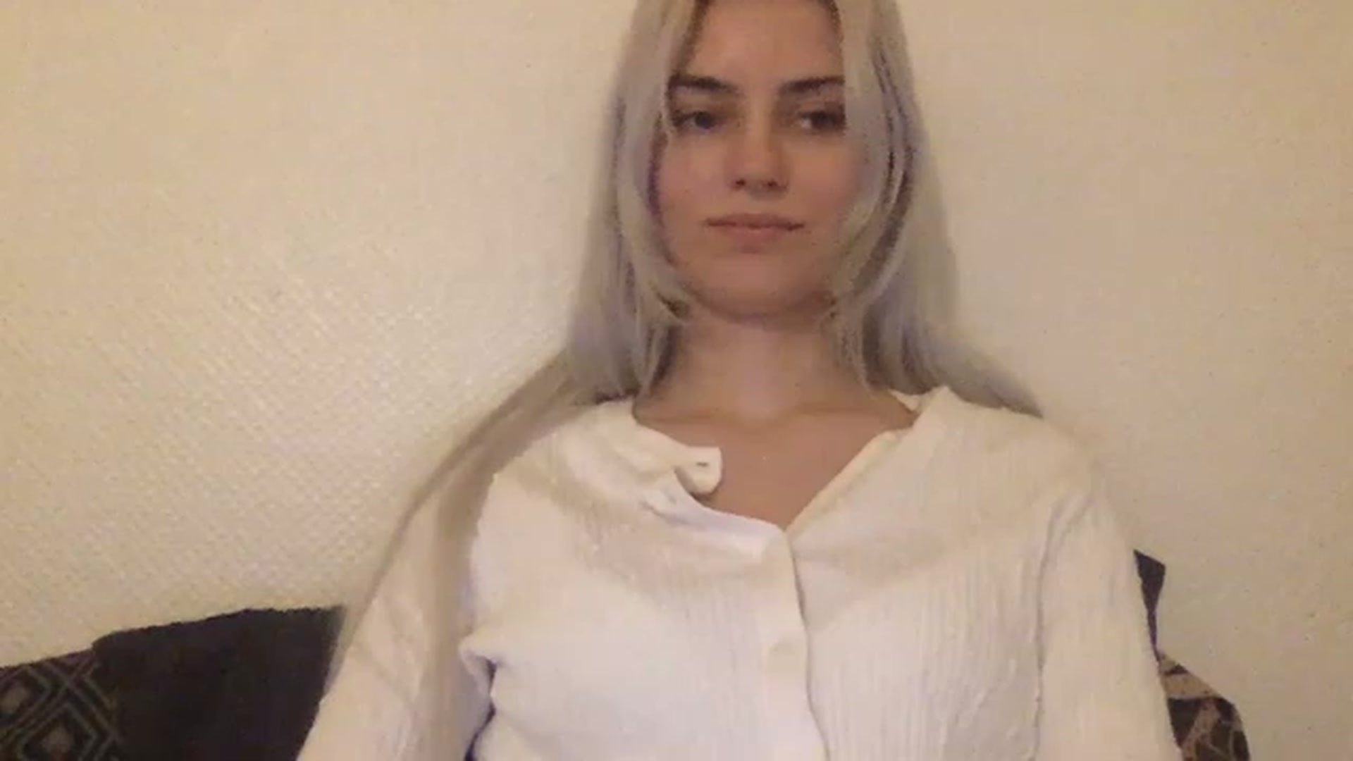 Gallery image thumbnail from LLuckyGirl's myfreecams stream on, 04/16/2023, 02:20 image 16 of 20