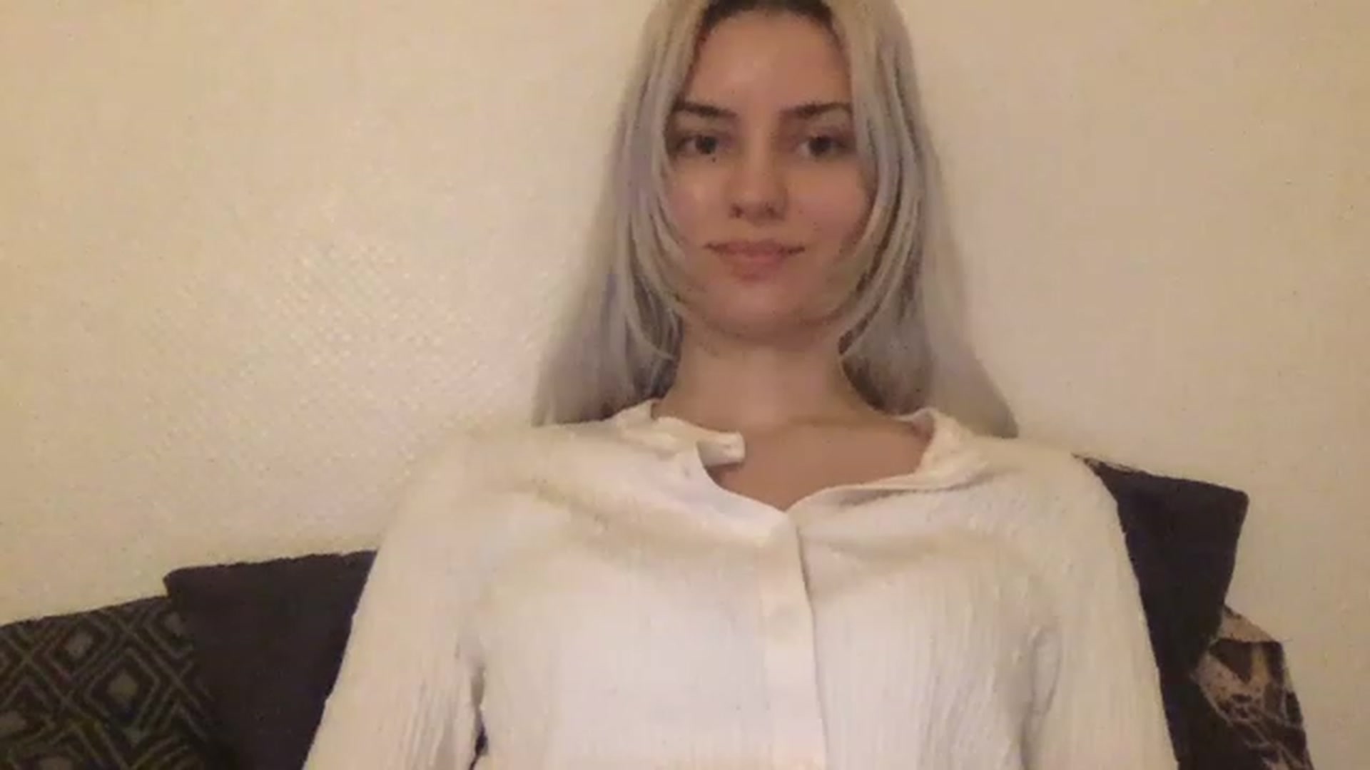 Gallery image thumbnail from LLuckyGirl's myfreecams stream on, 04/16/2023, 02:20 image 9 of 20