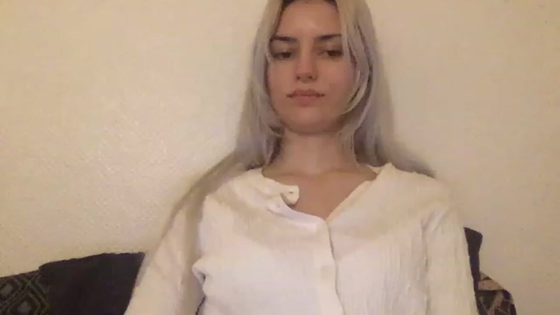 Gallery image thumbnail from LLuckyGirl's myfreecams stream on, 04/16/2023, 02:20 image 17 of 20