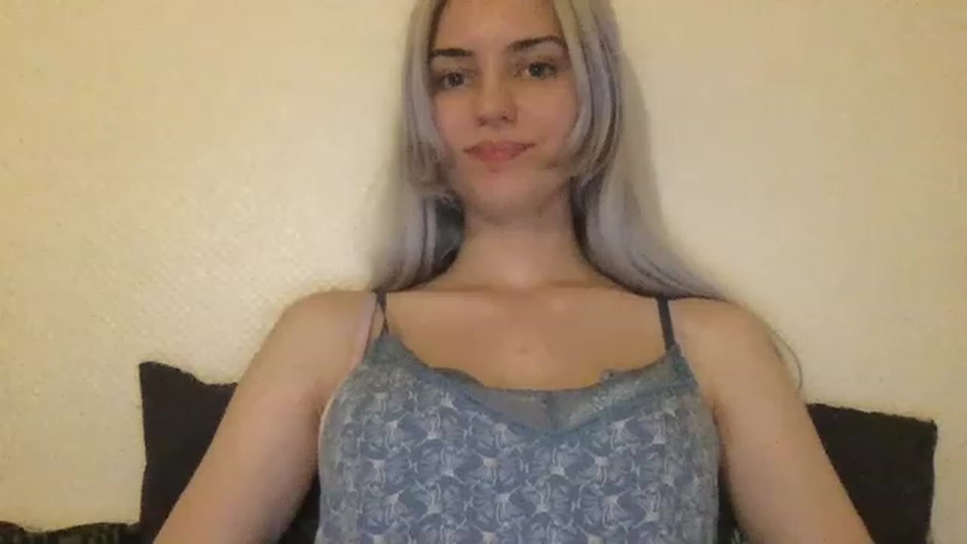 Gallery image thumbnail from LLuckyGirl's myfreecams stream on, 06/16/2023, 24:13 image 19 of 20