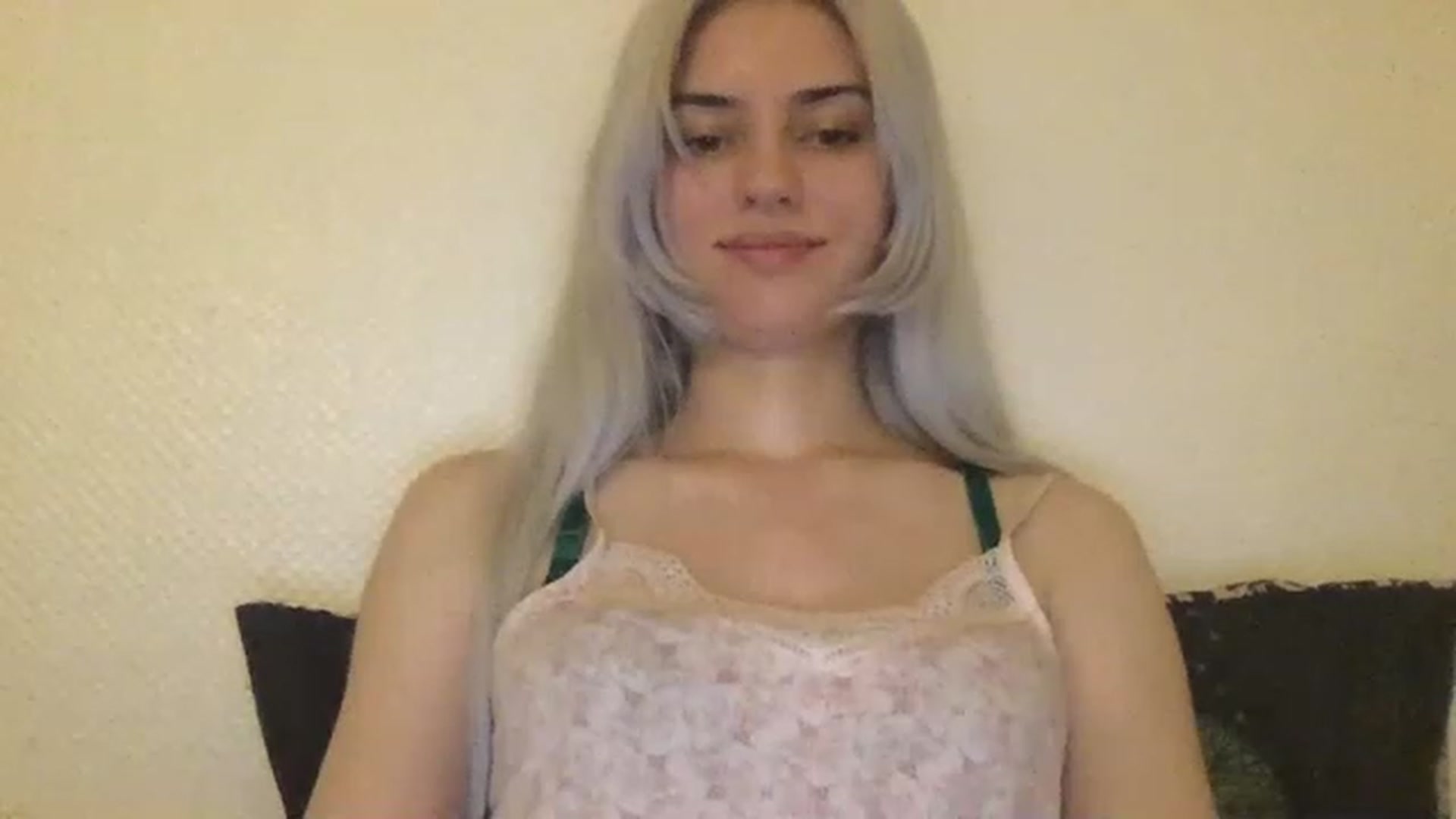 Gallery image thumbnail from LLuckyGirl's myfreecams stream on, 06/20/2023, 24:03 image 14 of 20