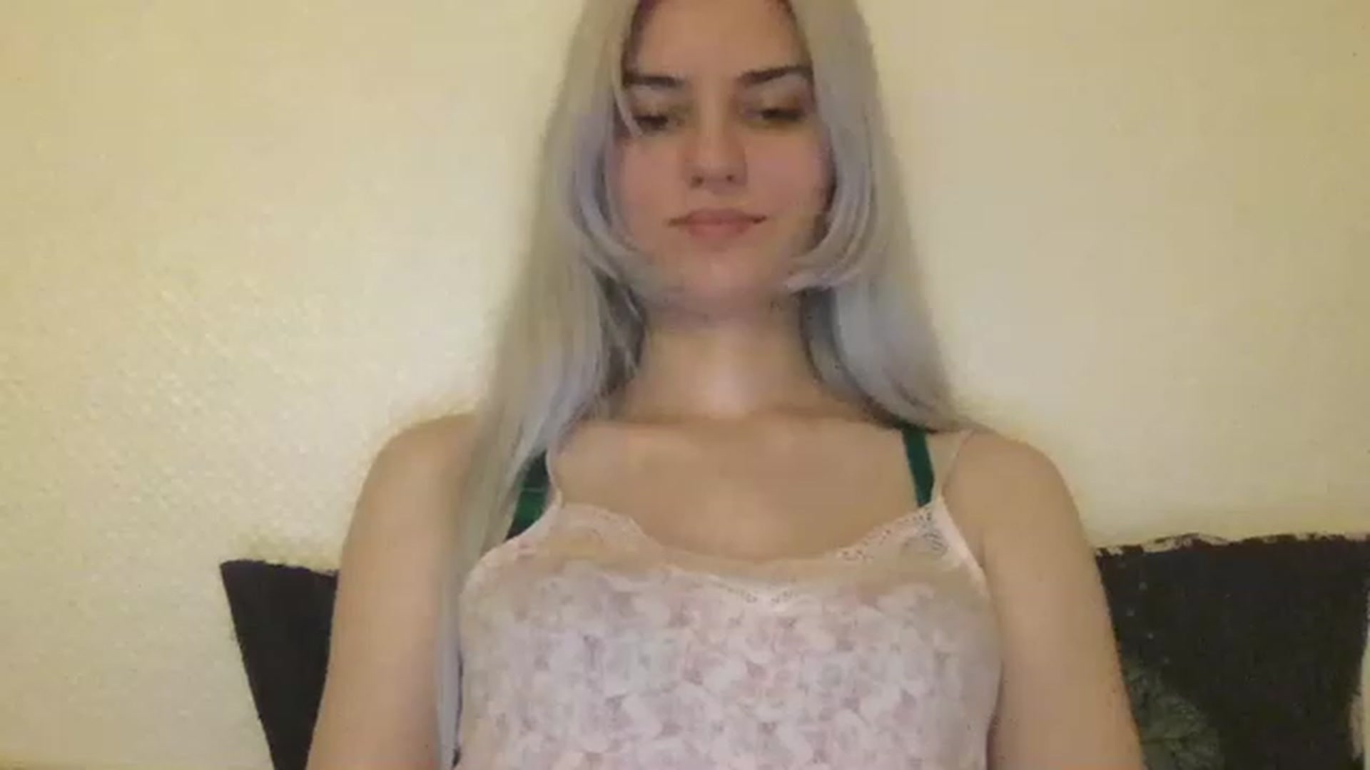 Gallery image thumbnail from LLuckyGirl's myfreecams stream on, 06/20/2023, 24:03 image 9 of 20