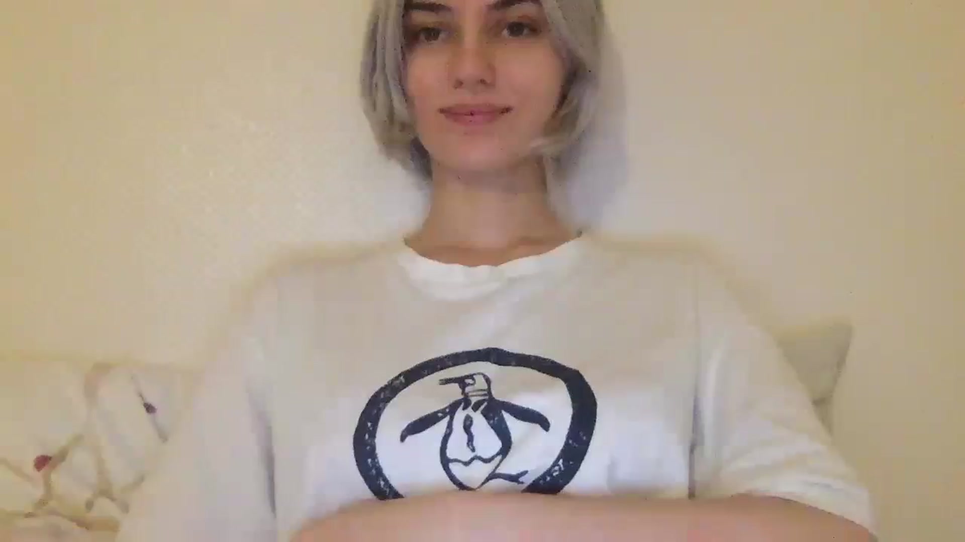 Gallery image thumbnail from LLuckyGirl's myfreecams stream on, 08/07/2023, 24:57 image 18 of 20