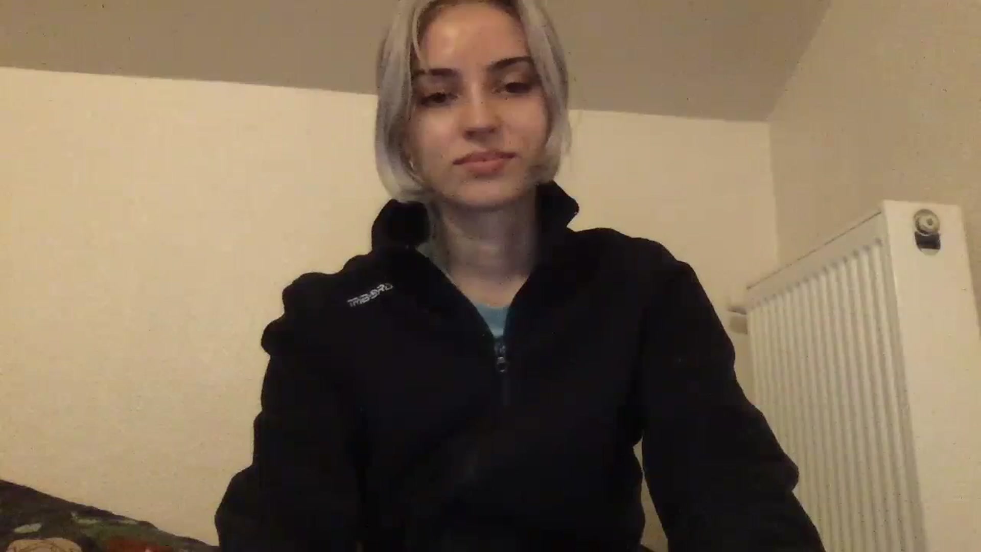 Gallery image thumbnail from LLuckyGirl's myfreecams stream on, 11/12/2023, 24:42 image 10 of 20