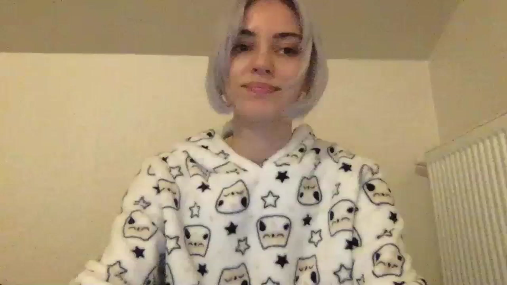 Gallery image thumbnail from LLuckyGirl's myfreecams stream on, 12/12/2023, 24:01 image 1 of 20