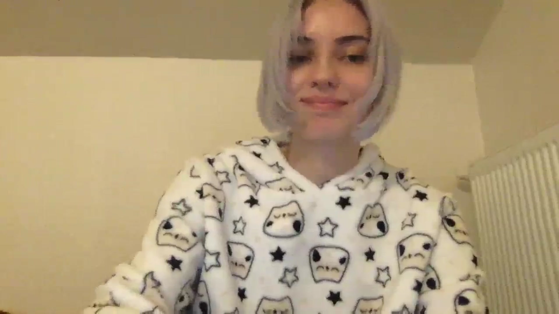 Gallery image thumbnail from LLuckyGirl's myfreecams stream on, 12/12/2023, 24:01 image 9 of 20