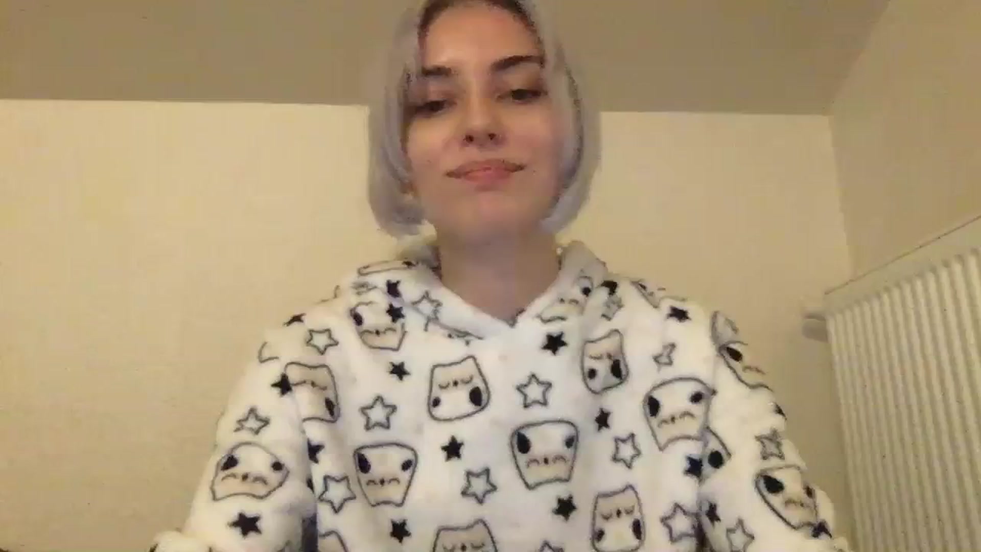 Gallery image thumbnail from LLuckyGirl's myfreecams stream on, 12/12/2023, 24:01 image 18 of 20