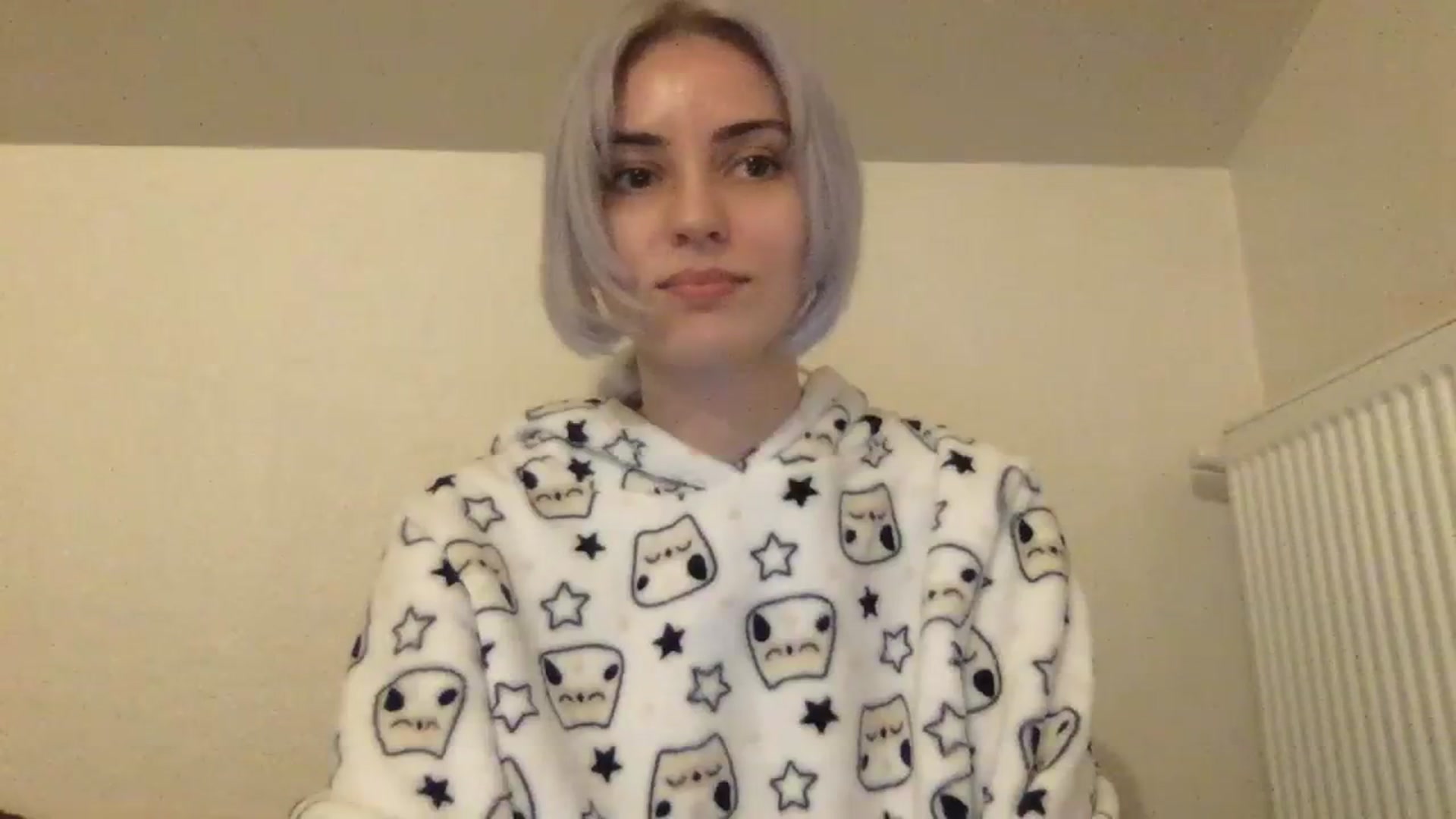 Gallery image thumbnail from LLuckyGirl's myfreecams stream on, 12/12/2023, 24:01 image 17 of 20