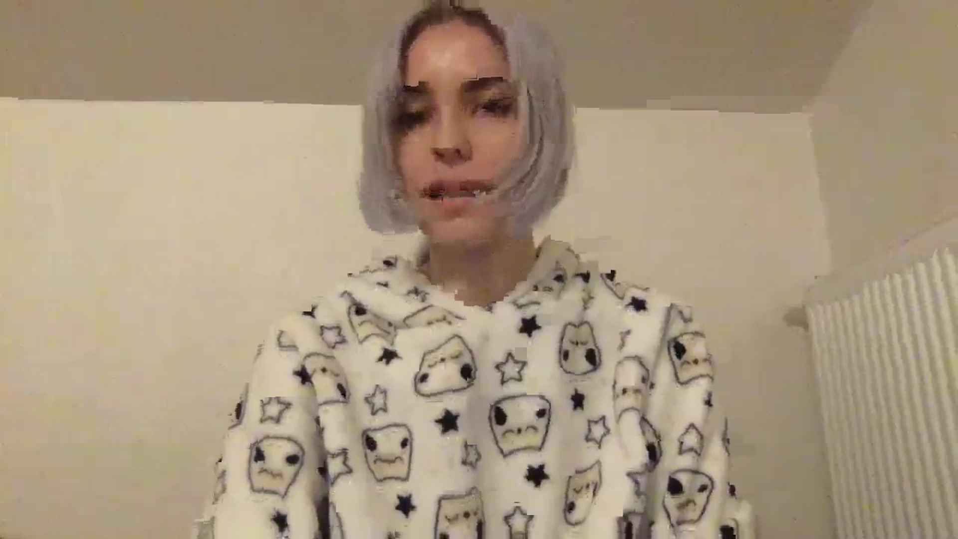 Gallery image thumbnail from LLuckyGirl's myfreecams stream on, 12/12/2023, 24:01 image 4 of 20
