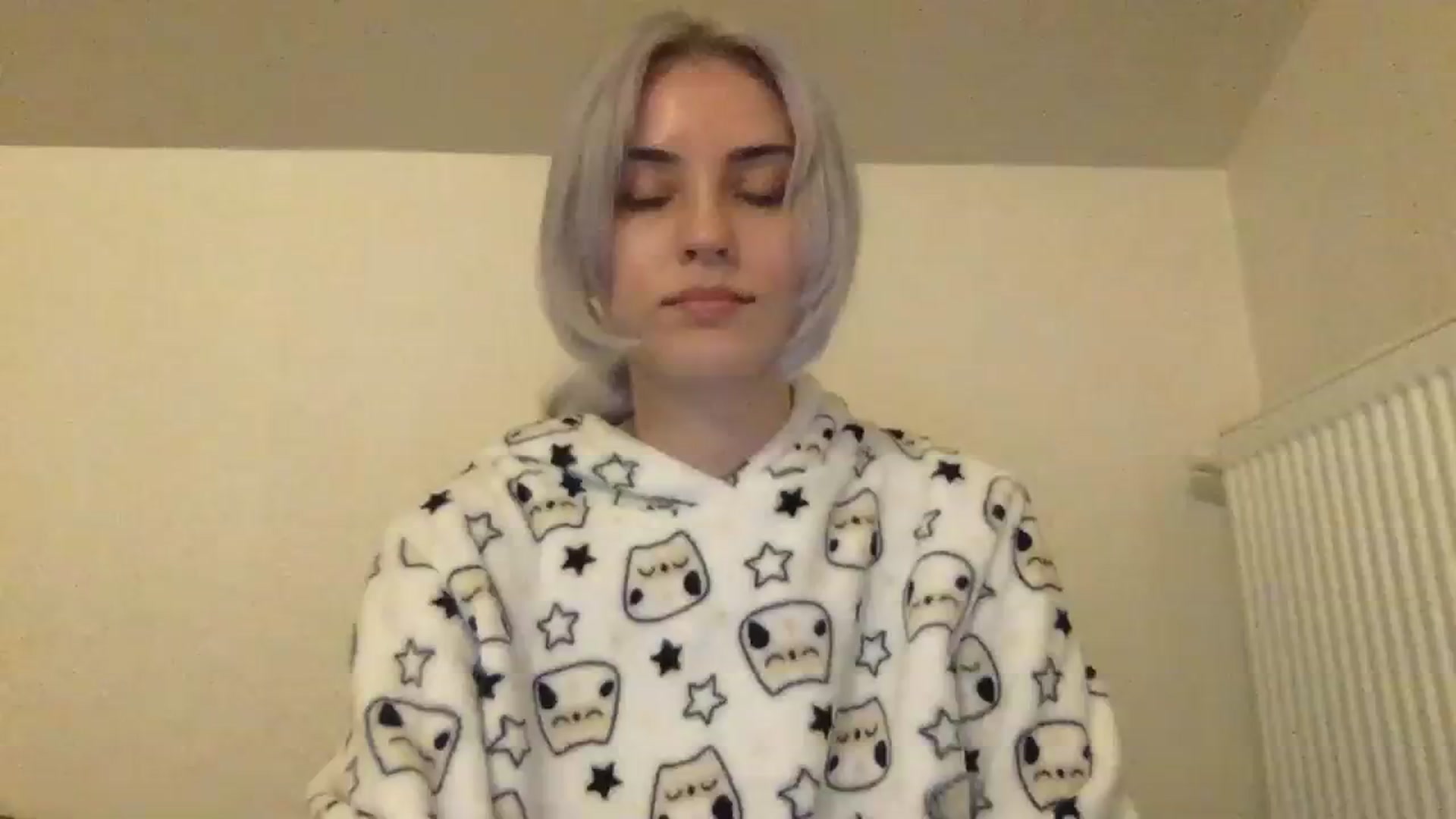 Gallery image thumbnail from LLuckyGirl's myfreecams stream on, 12/12/2023, 24:48 image 12 of 20
