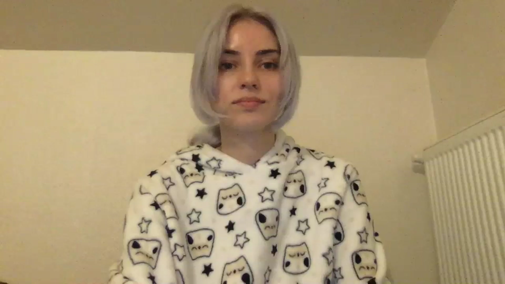 Gallery image thumbnail from LLuckyGirl's myfreecams stream on, 12/12/2023, 24:48 image 16 of 20
