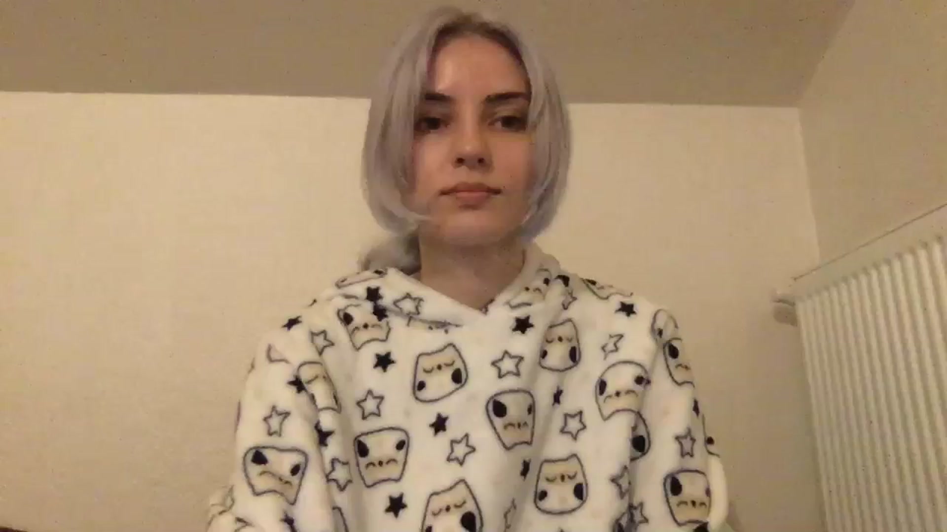 Gallery image thumbnail from LLuckyGirl's myfreecams stream on, 12/12/2023, 24:48 image 18 of 20