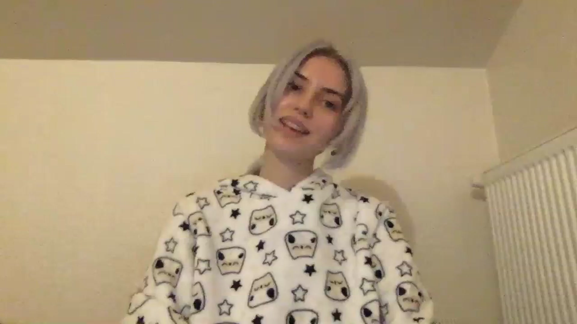 Gallery image thumbnail from LLuckyGirl's myfreecams stream on, 12/12/2023, 24:48 image 20 of 20