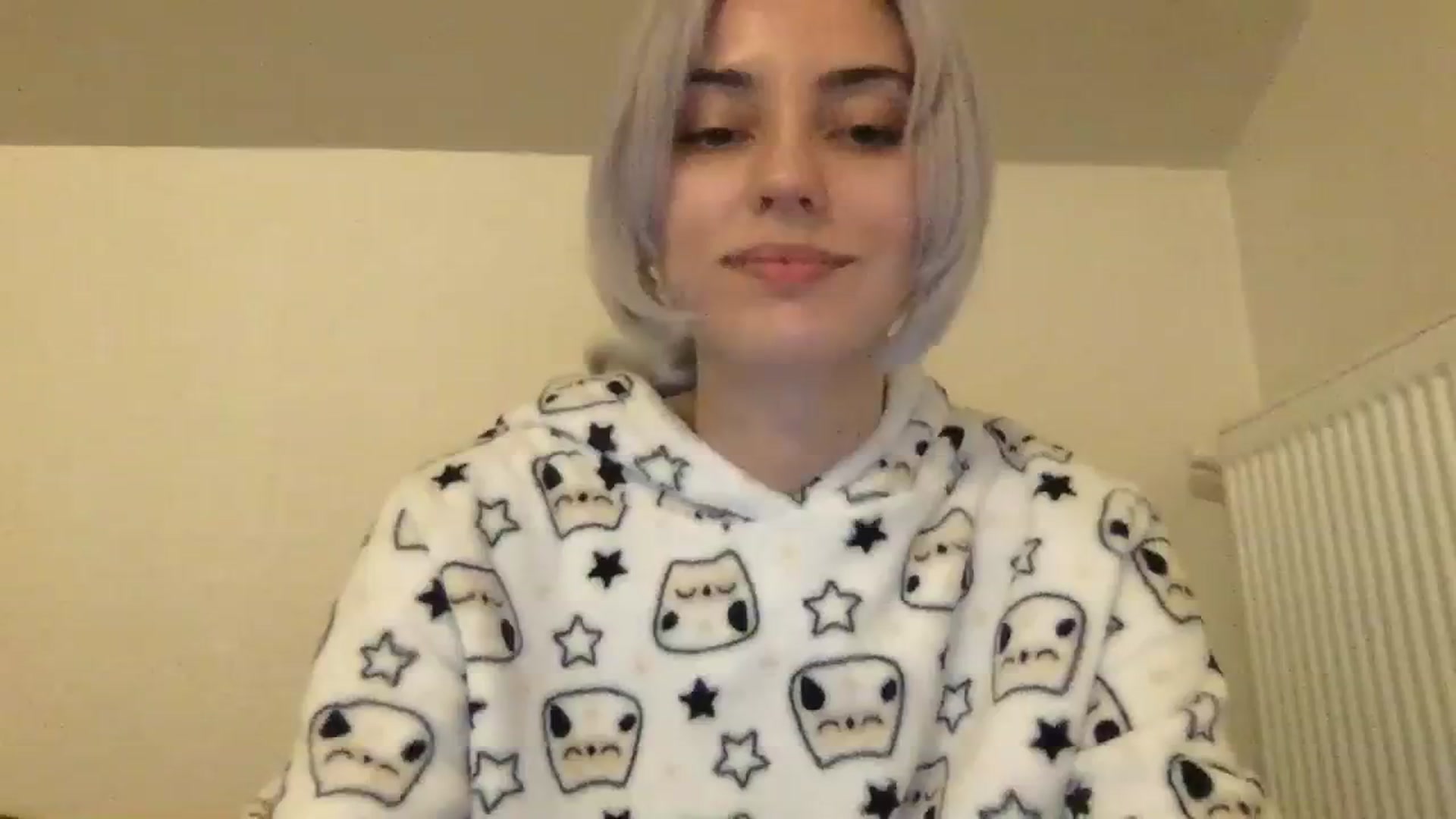 Gallery image thumbnail from LLuckyGirl's myfreecams stream on, 12/12/2023, 24:48 image 10 of 20