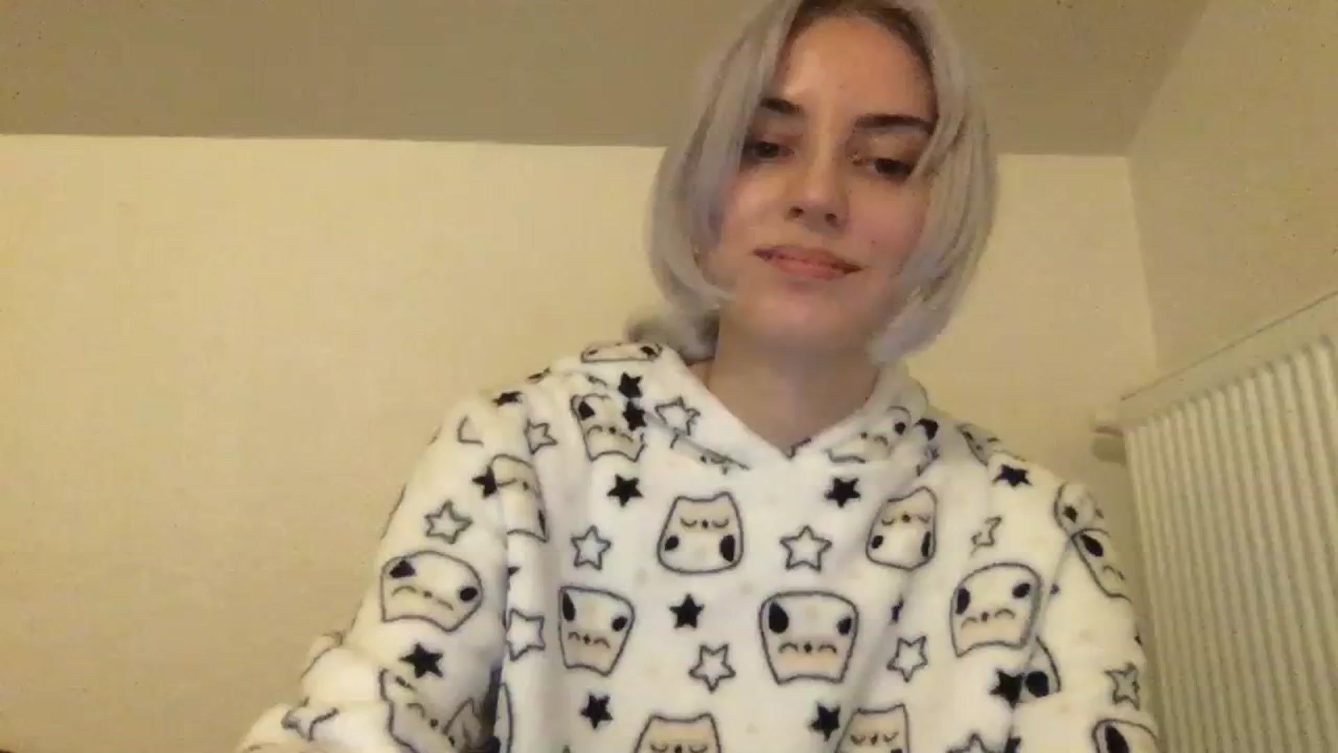 Gallery image thumbnail from LLuckyGirl's myfreecams stream on, 12/12/2023, 24:48 image 15 of 20