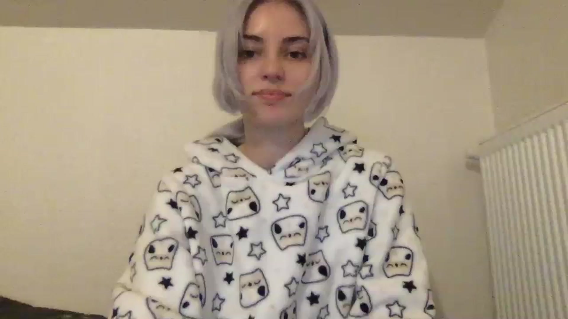 Gallery image thumbnail from LLuckyGirl's myfreecams stream on, 12/12/2023, 01:21 image 8 of 20