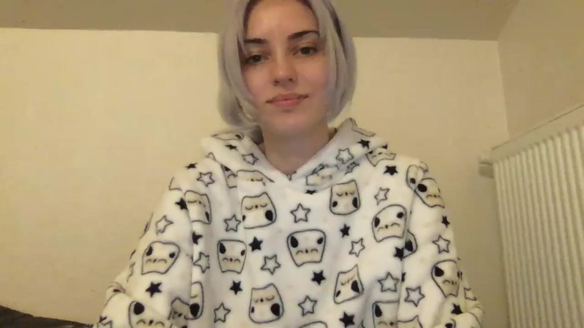Gallery image thumbnail from LLuckyGirl's myfreecams stream on, 12/12/2023, 01:21 image 18 of 20