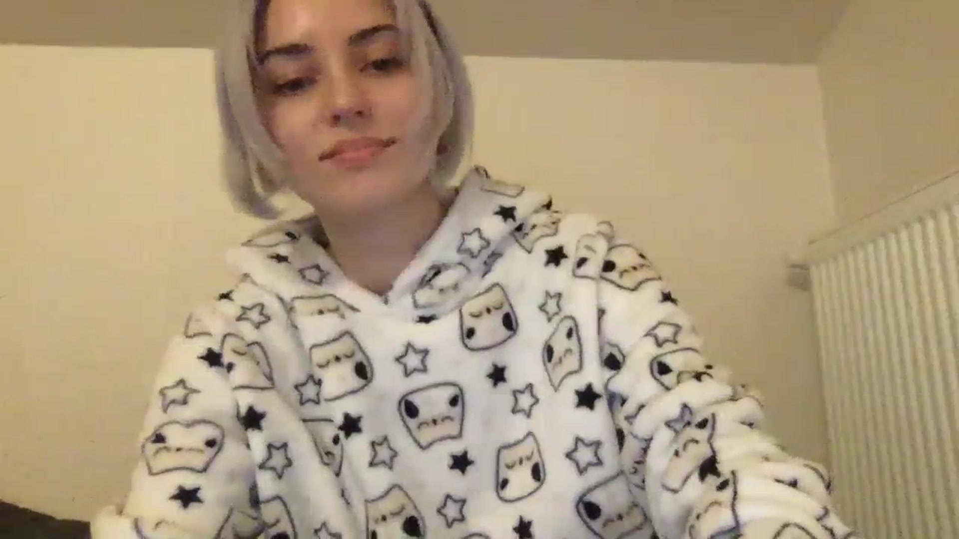 Gallery image thumbnail from LLuckyGirl's myfreecams stream on, 12/12/2023, 01:21 image 5 of 20