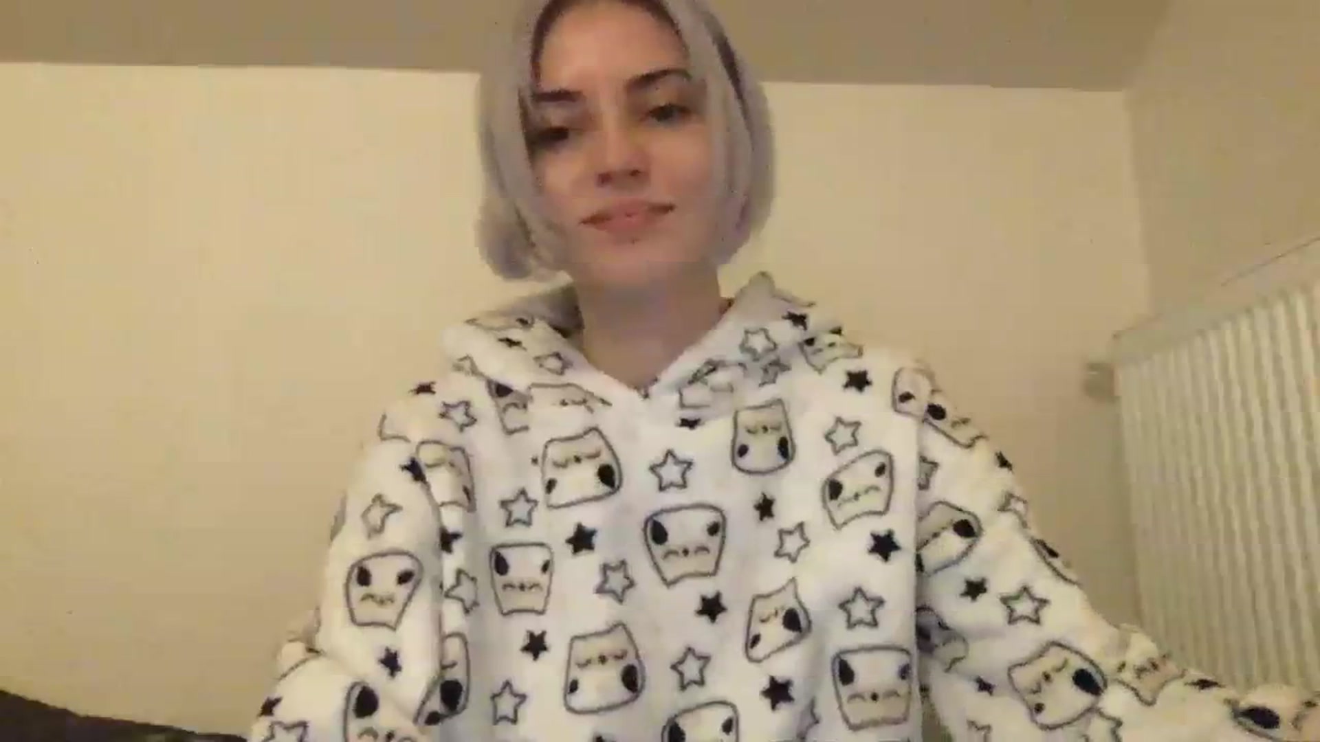 Gallery image thumbnail from LLuckyGirl's myfreecams stream on, 12/12/2023, 01:21 image 19 of 20