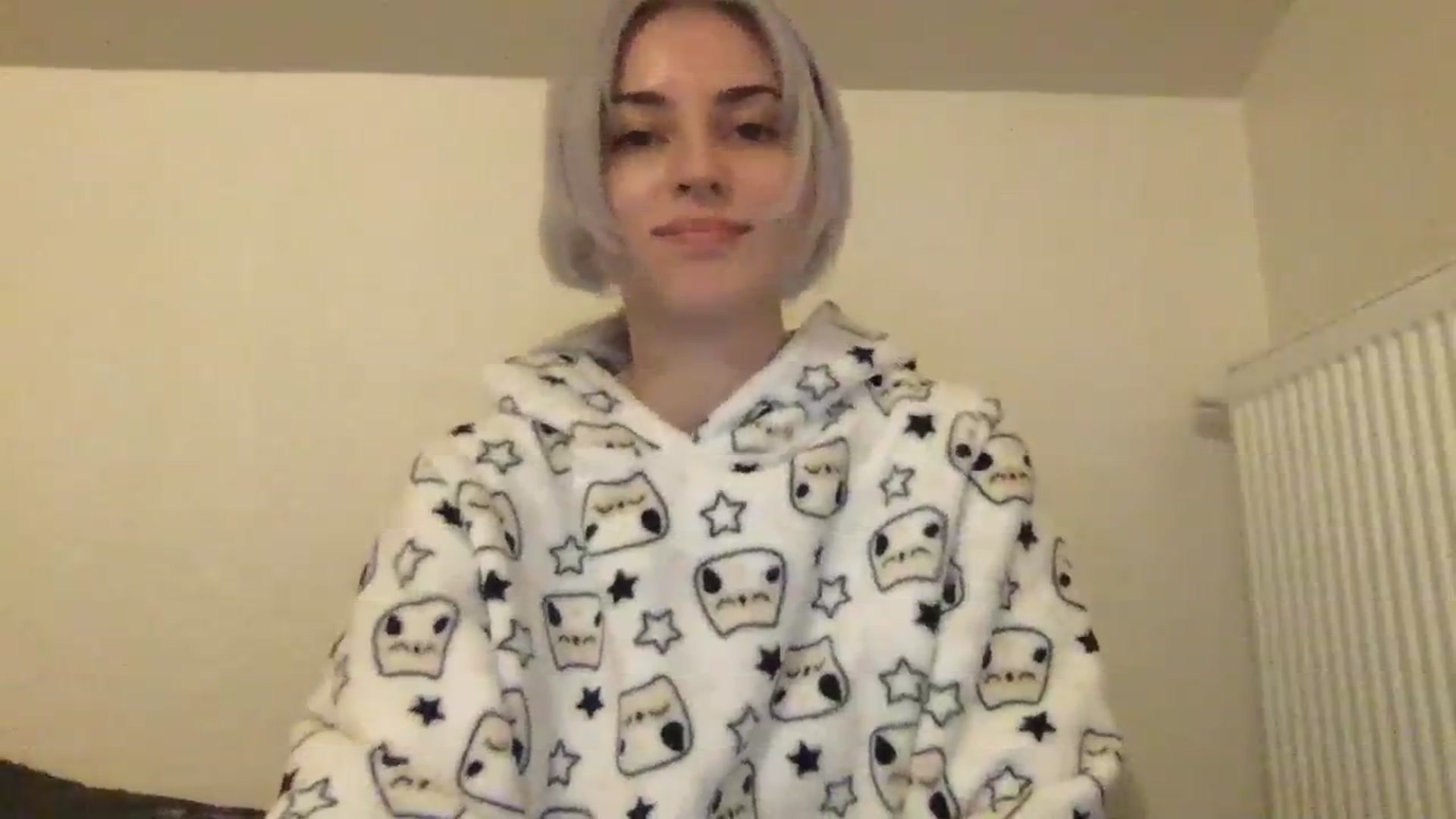 Gallery image thumbnail from LLuckyGirl's myfreecams stream on, 12/12/2023, 01:21 image 7 of 20