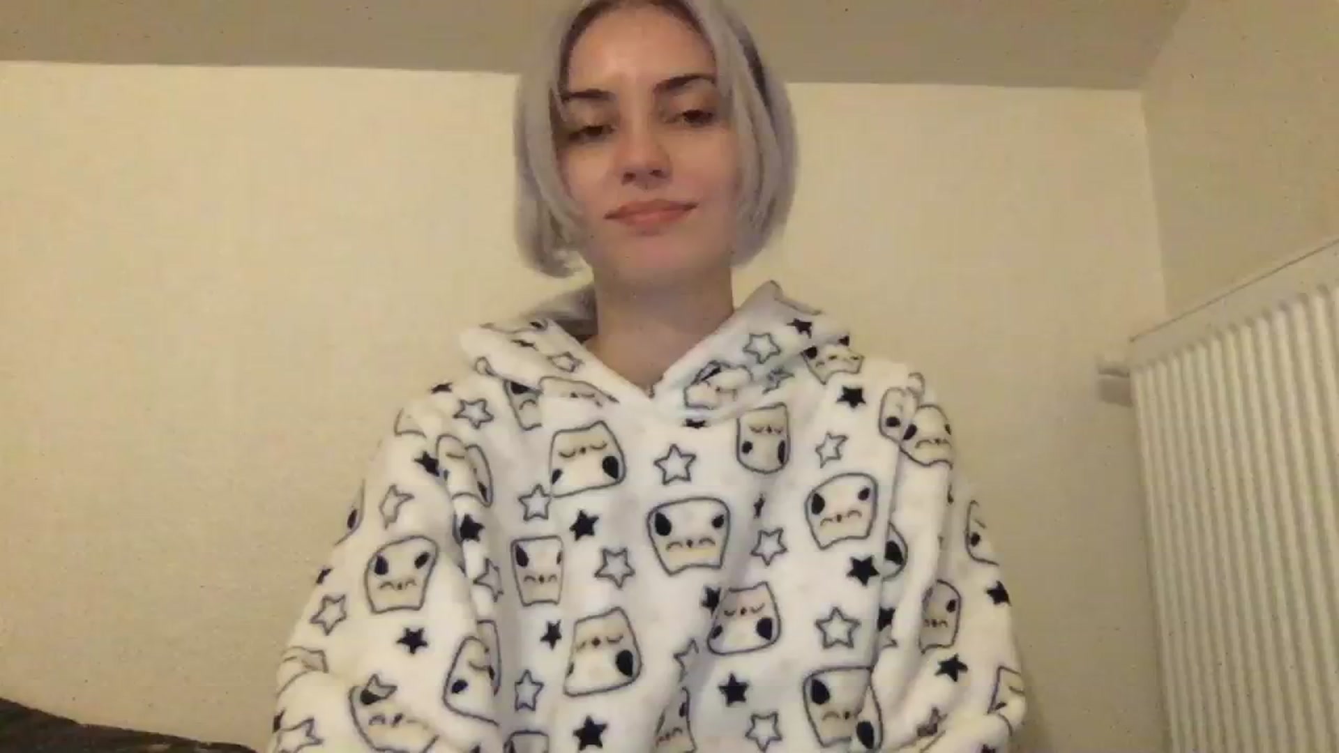 Gallery image thumbnail from LLuckyGirl's myfreecams stream on, 12/12/2023, 01:21 image 6 of 20